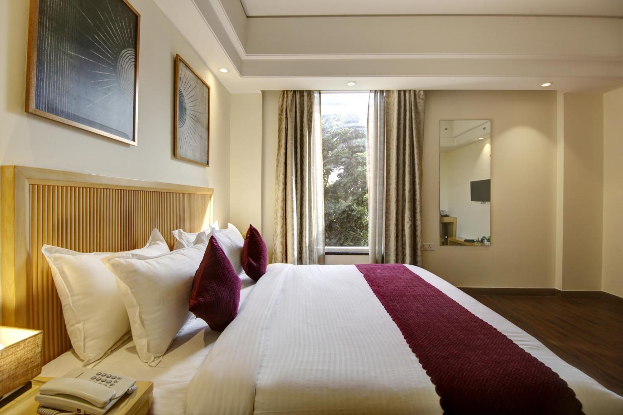 Saltstayz Select - Galleria Market & Golf Course Road