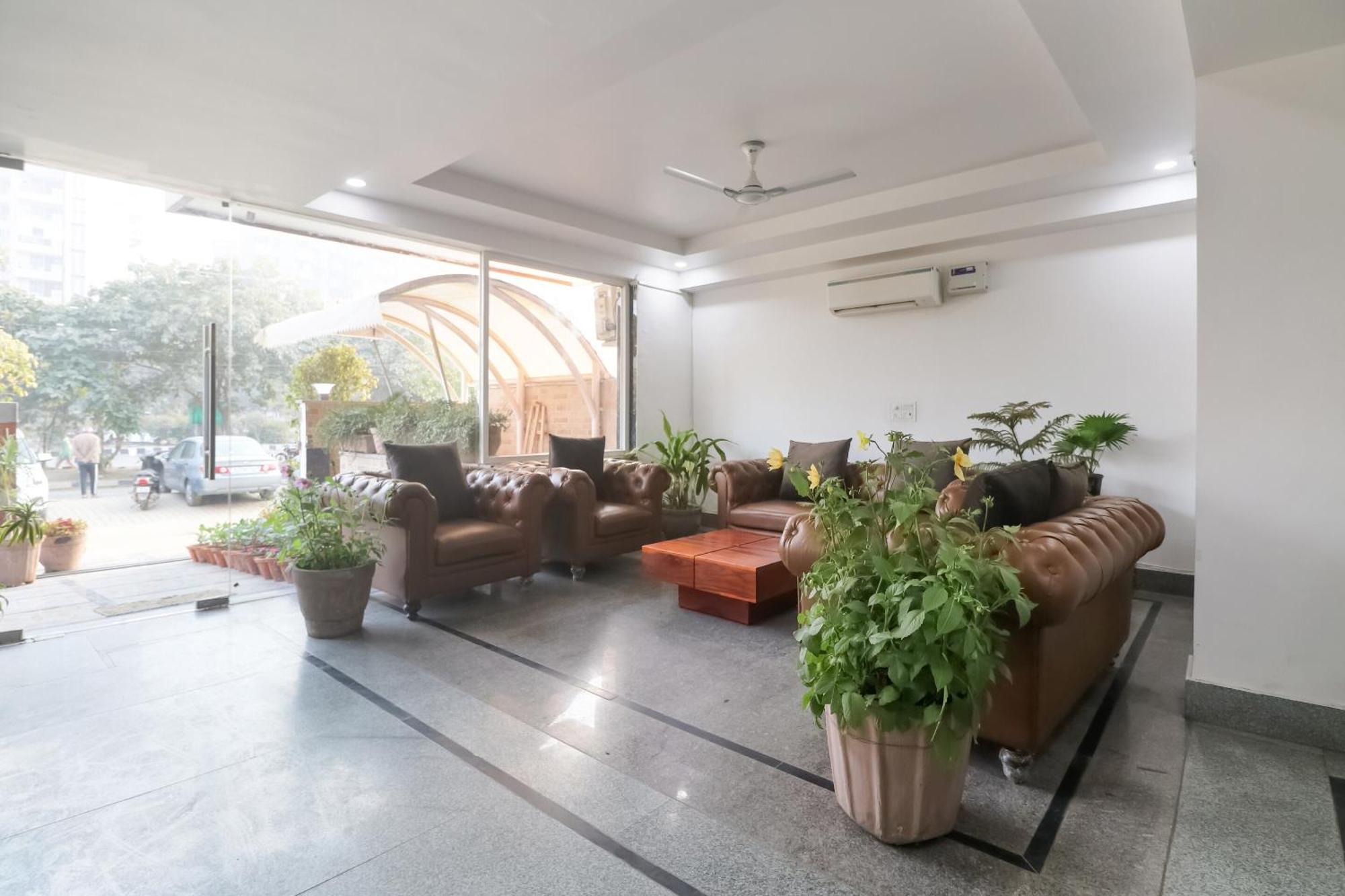 Oyo Aqua Near Omaxe Celebration Mall