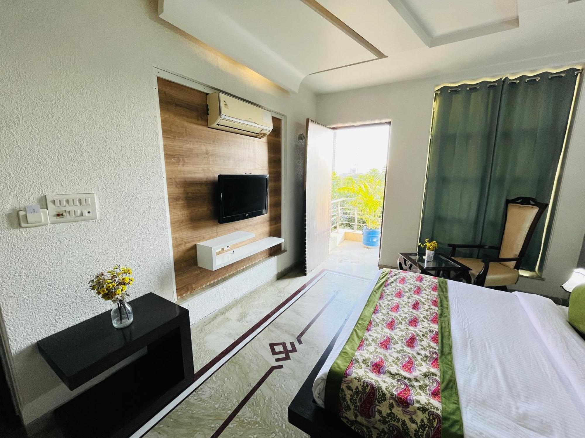 Dayal Regency Near Imt Chowk Manesar, Manesar Guest house Gurgaon