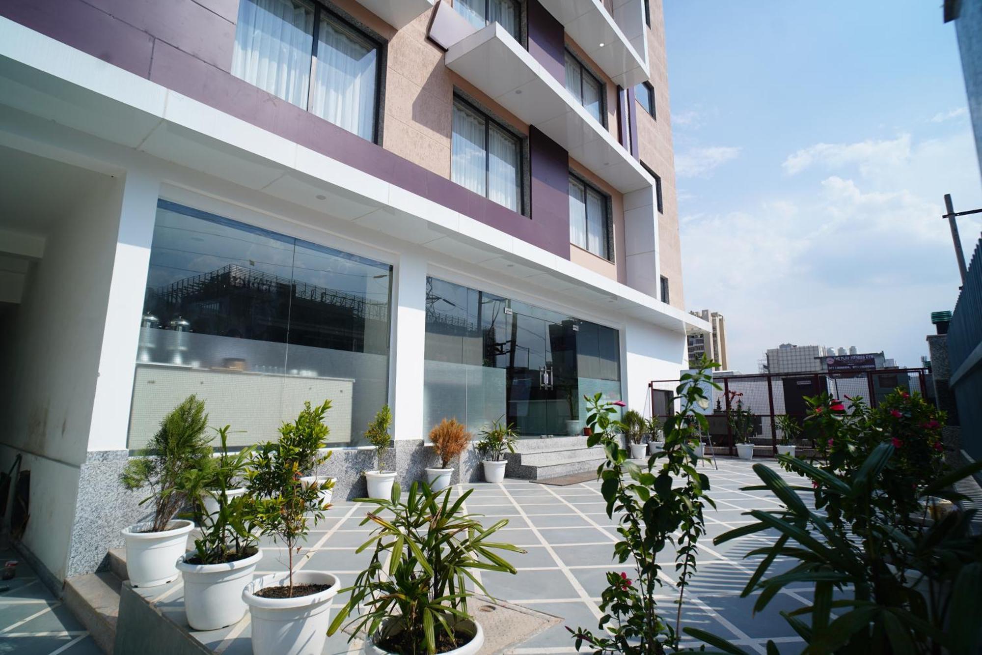 Hotel Rr Galaxy Gurgaon