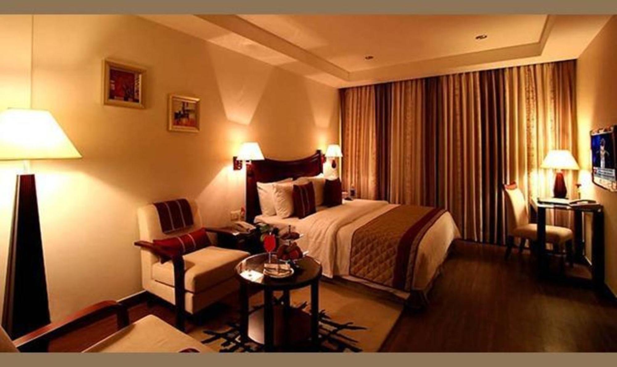 Fabhotel Prime B City Mark Hotel