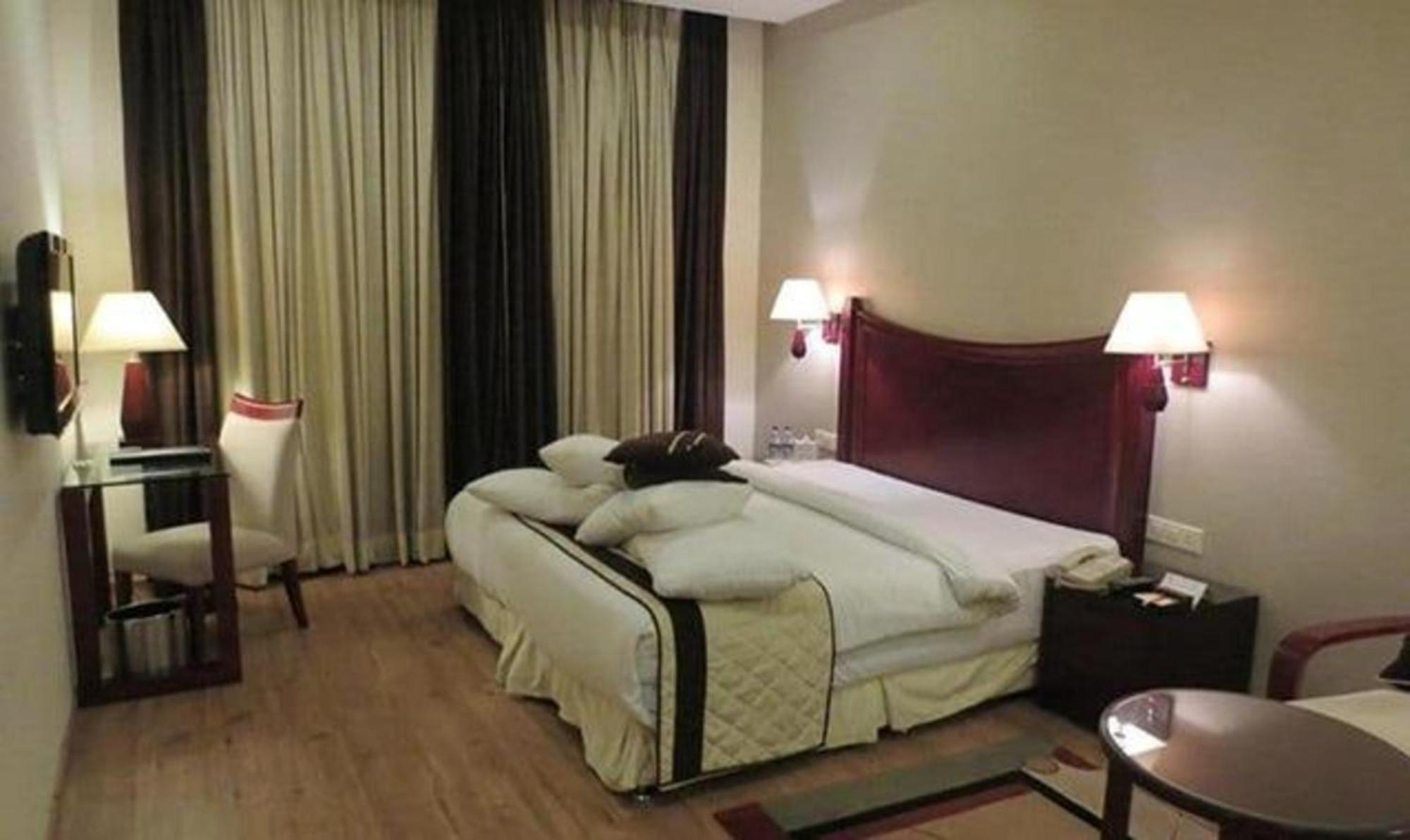 Fabhotel Prime B City Mark Hotel Gurgaon