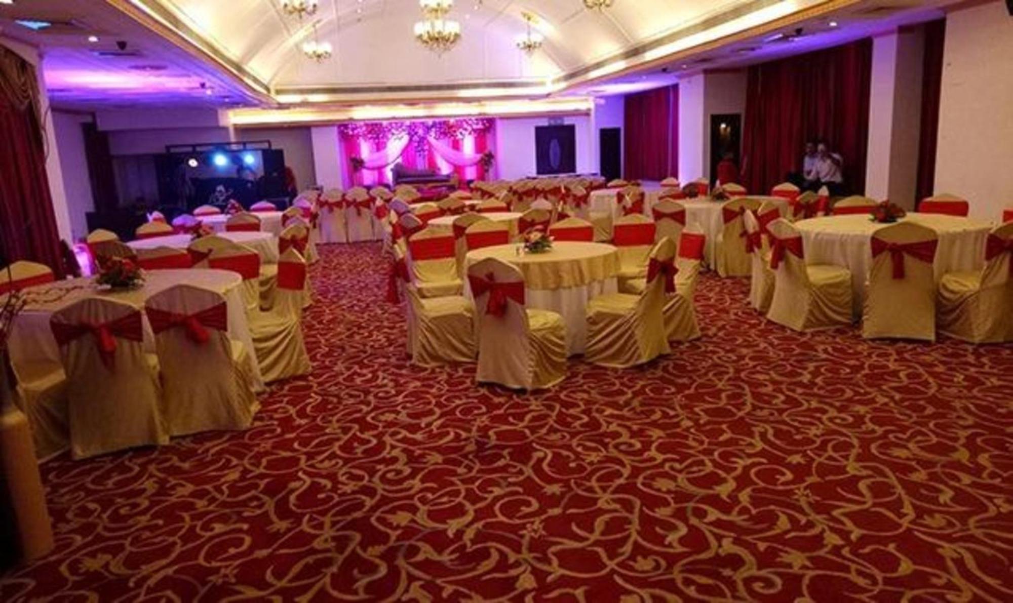 Fabhotel Prime B City Mark