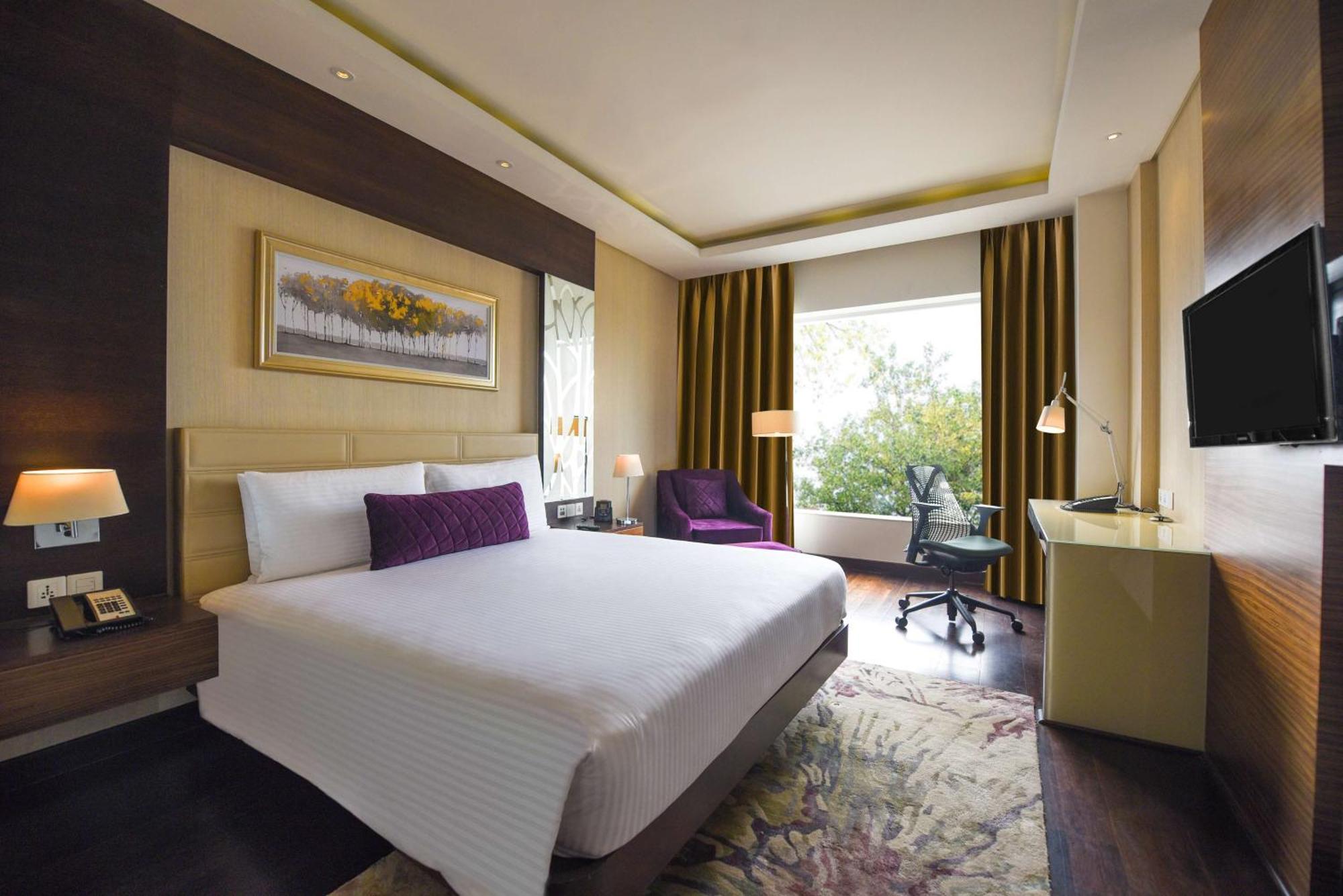 Doubletree By Hilton Gurugram Baani Square Hotel 5*