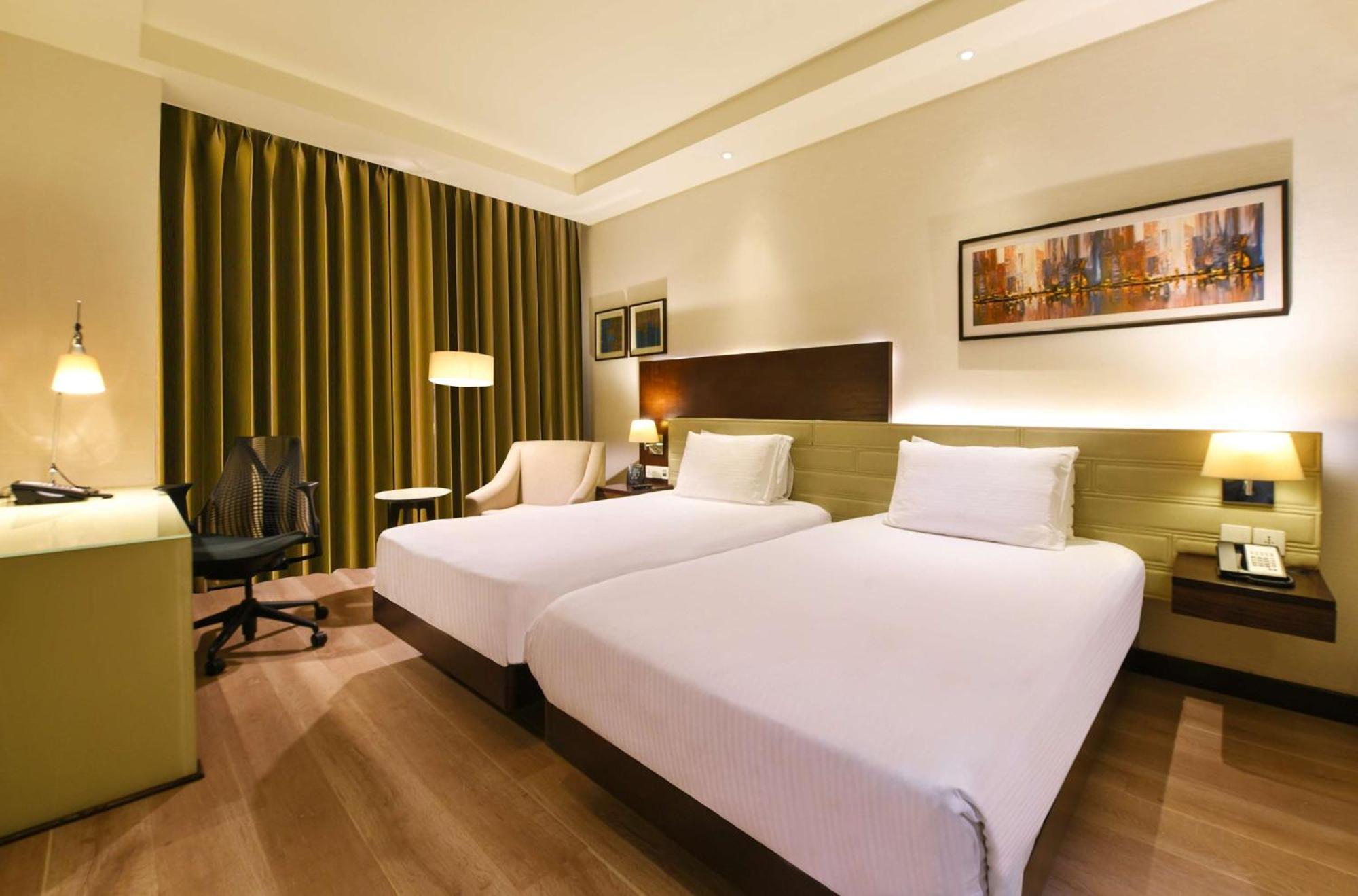 Doubletree By Hilton Gurugram Baani Square Hotel 5*