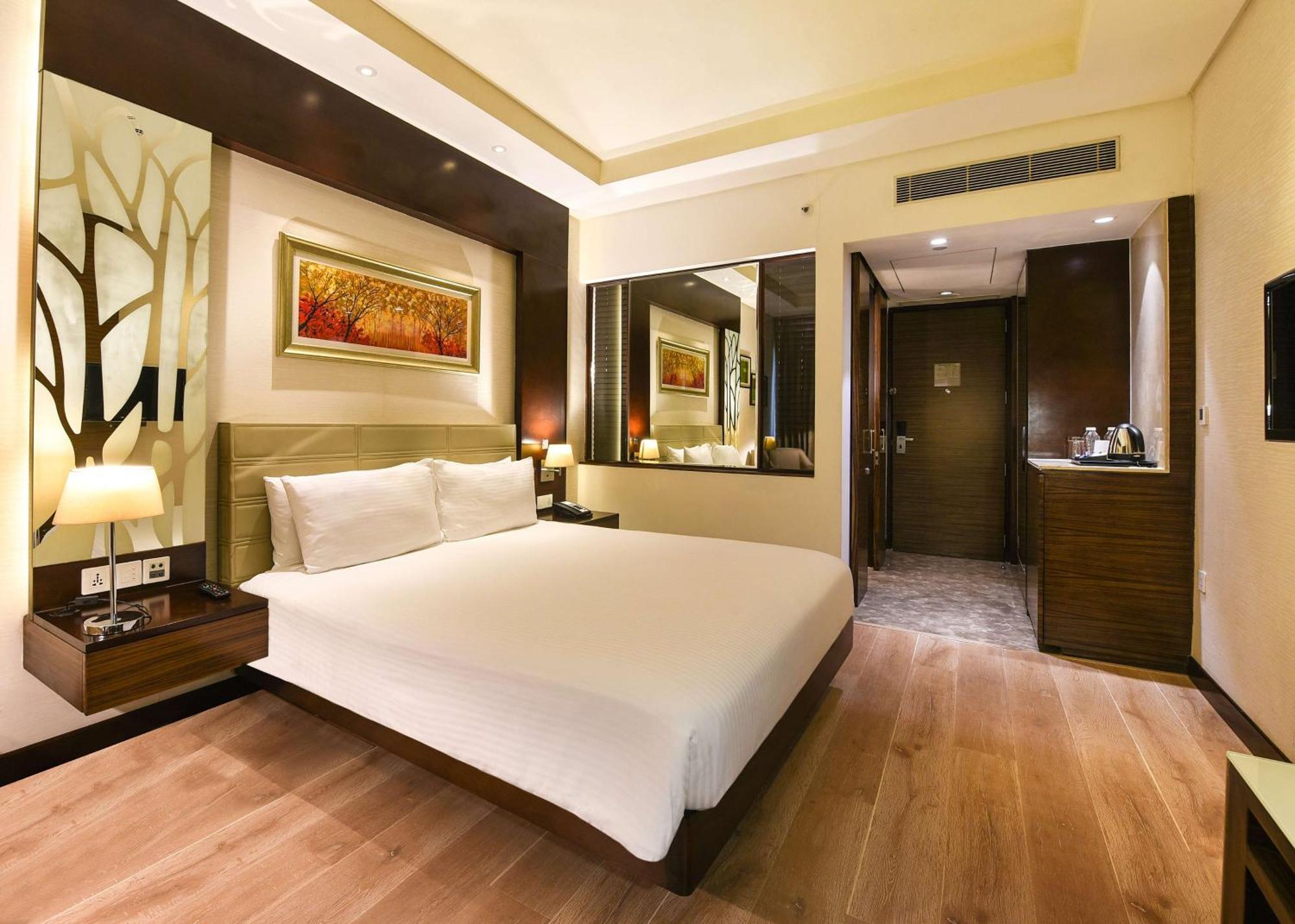 Doubletree By Hilton Gurugram Baani Square Hotel Gurgaon
