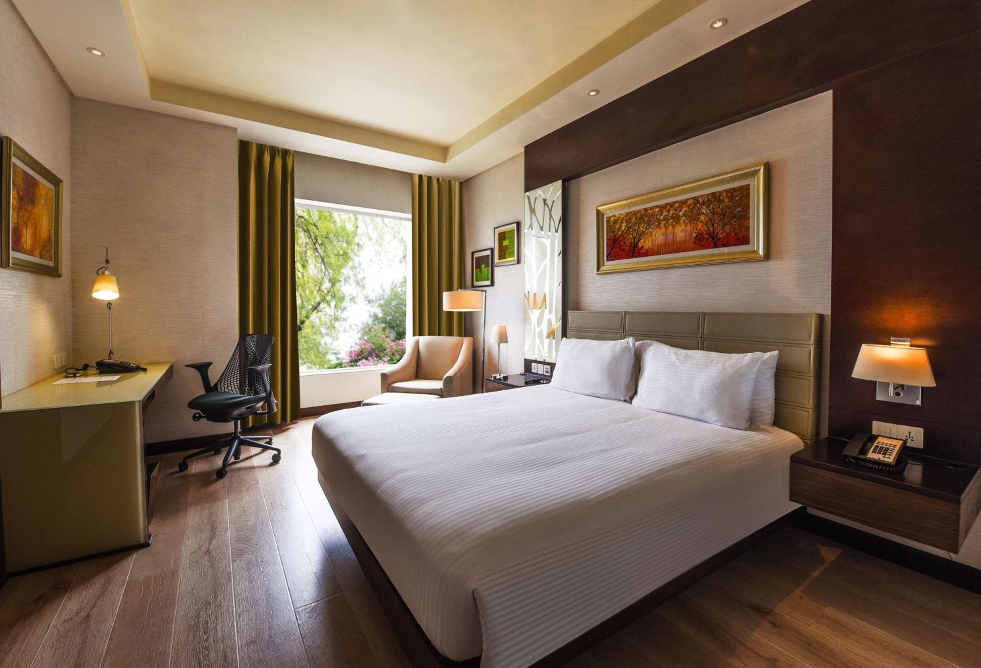 Doubletree By Hilton Gurugram Baani Square 5* Gurgaon
