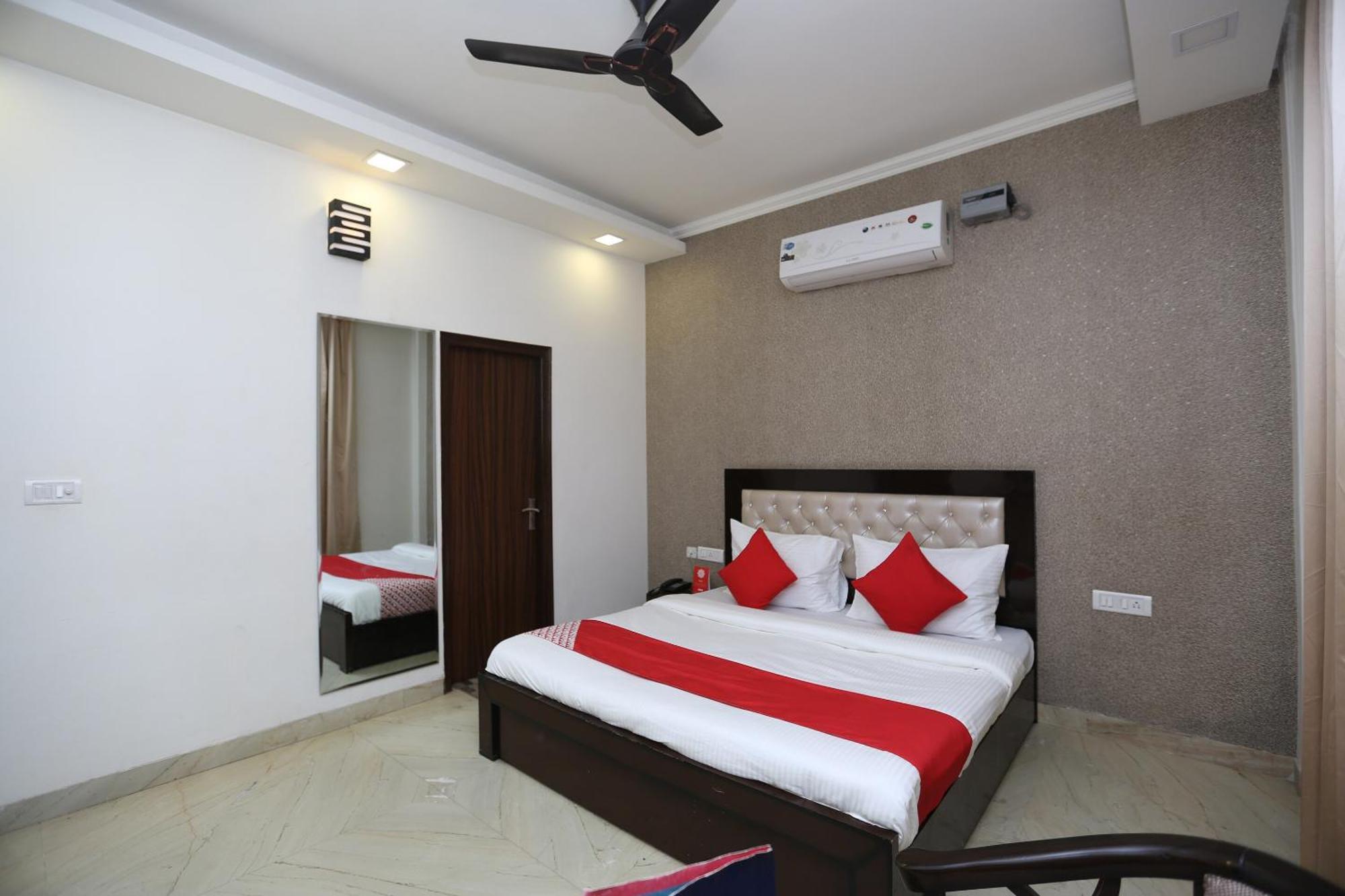 Hotel O Krishna