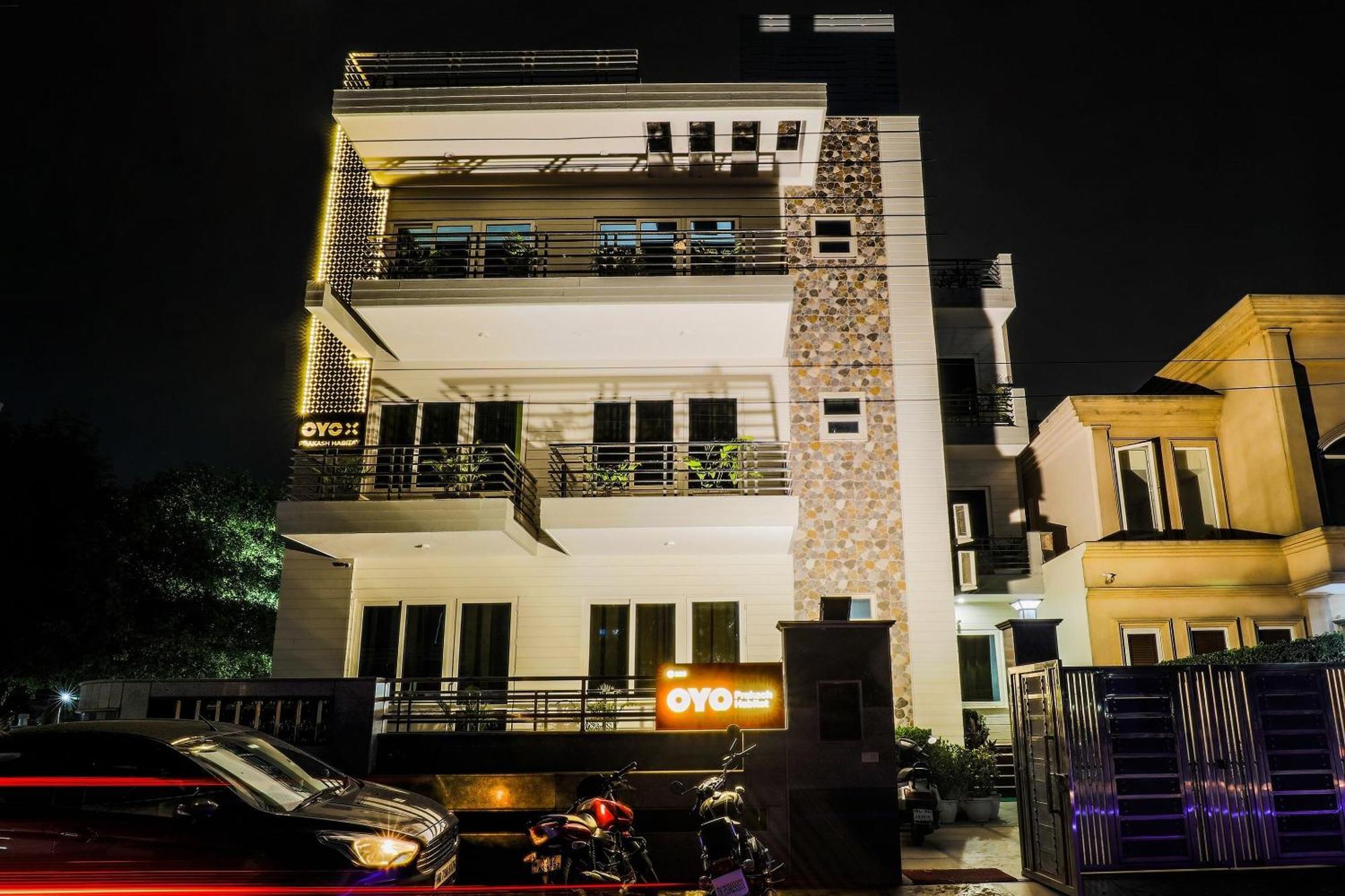 Hotel Super Oyo Capital O 325 Medanta Square