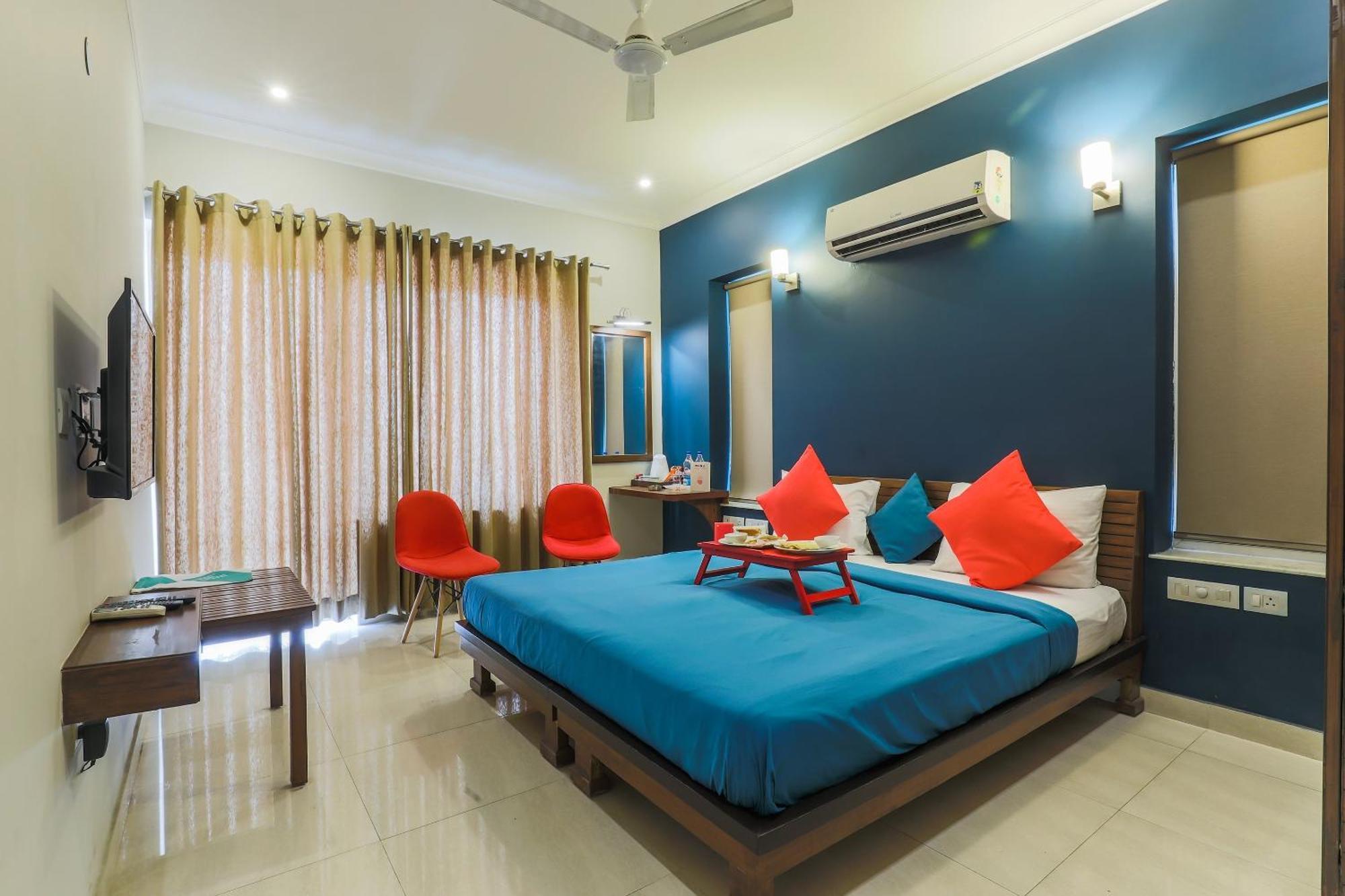 Hotel Super Oyo Capital O 325 Medanta Square