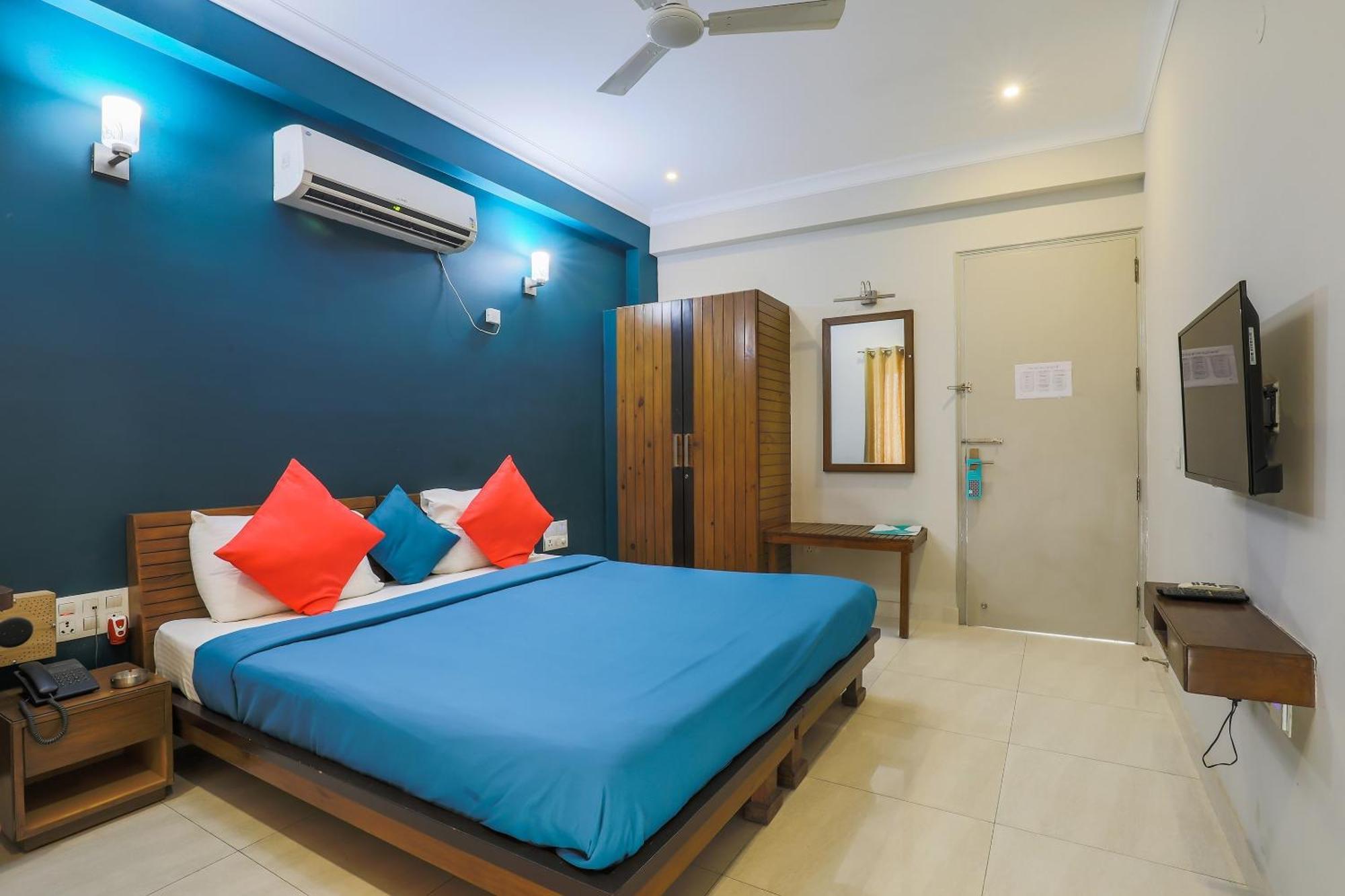 Super Oyo Capital O 325 Medanta Square