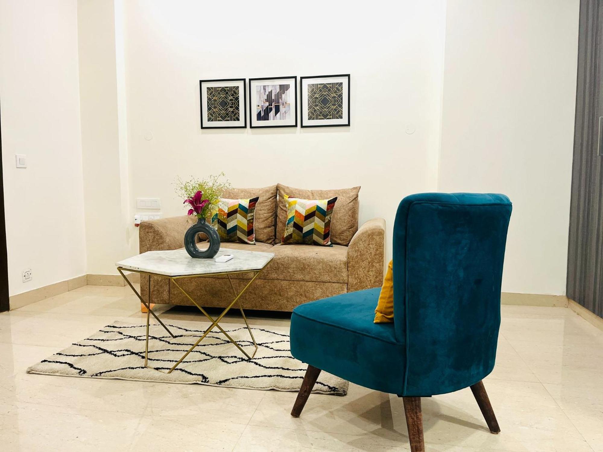 Bluo 1bhk - Dlf Cybercity, Balcony, Lift, Parking Apartment