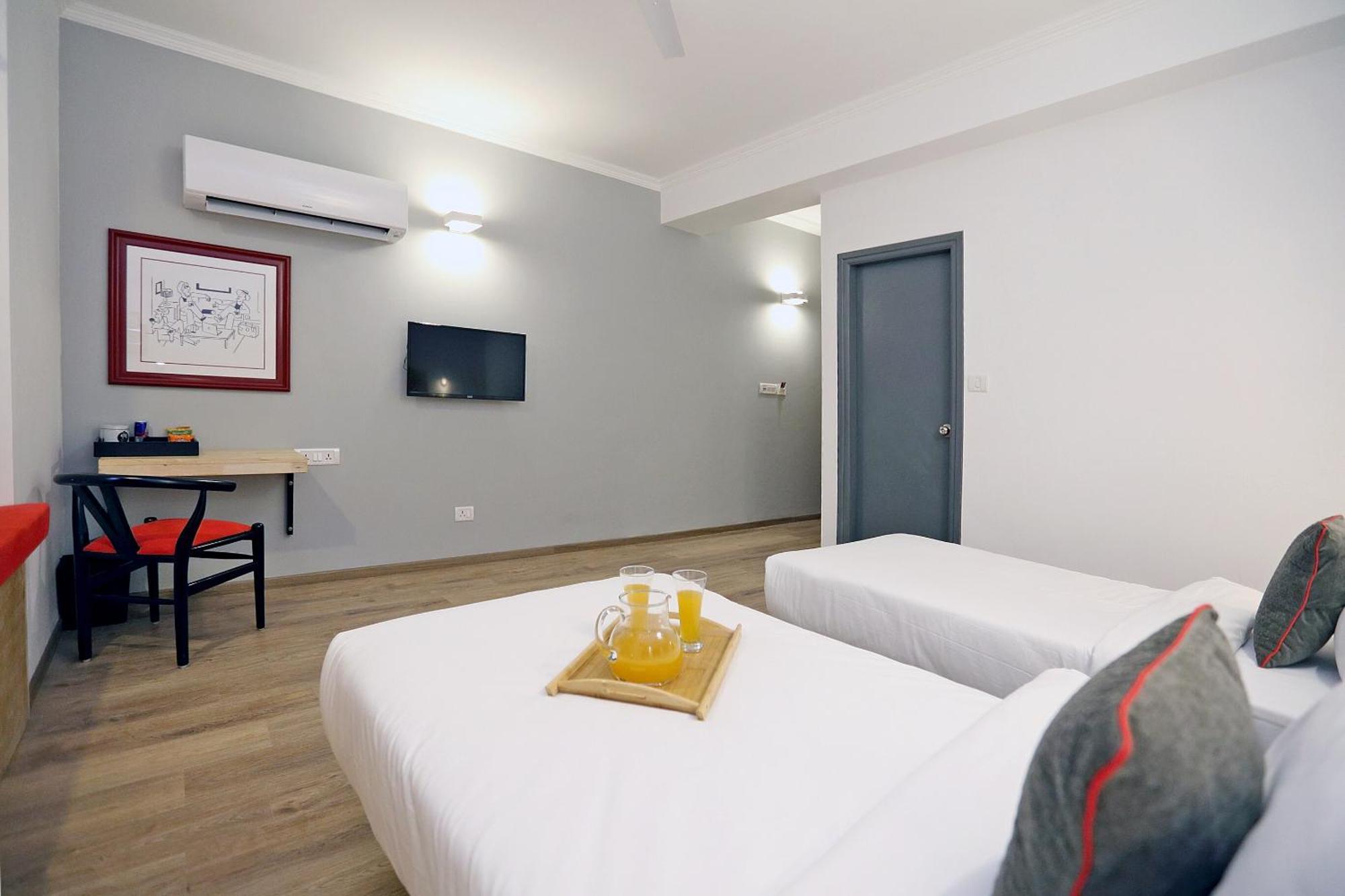 Hotel Oyo Townhouse 17 Huda Center Near Leisure Valley Park