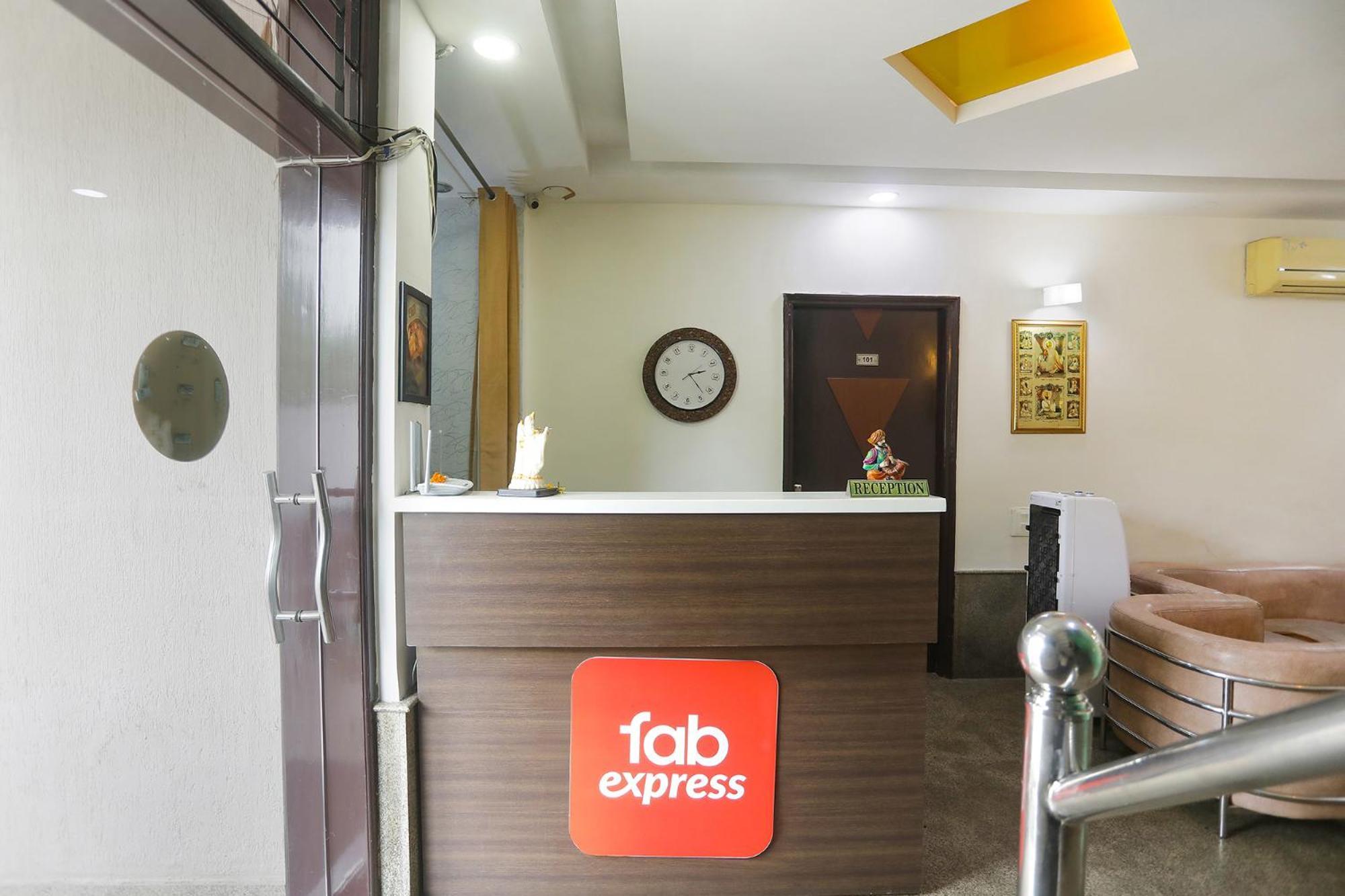 Hotel Fabexpress Next 3*