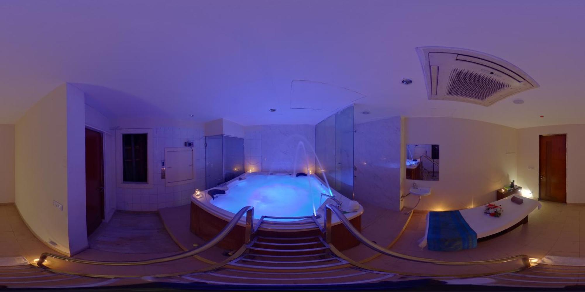 Skycity 3* Gurgaon