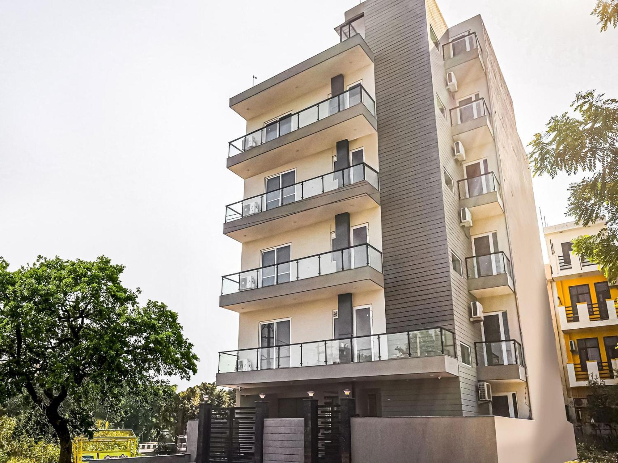 Hotel Townhouse Infinity Near Appu Ghar 3*
