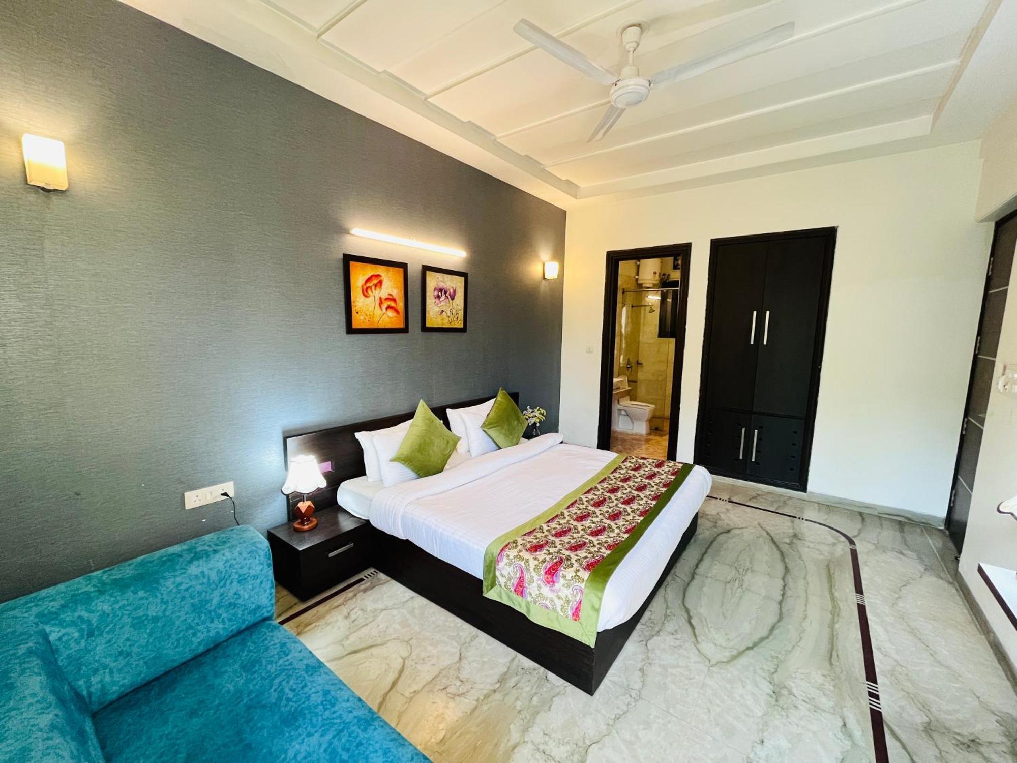 Guest house Dayal Regency Near Imt Chowk Manesar, Manesar 3*