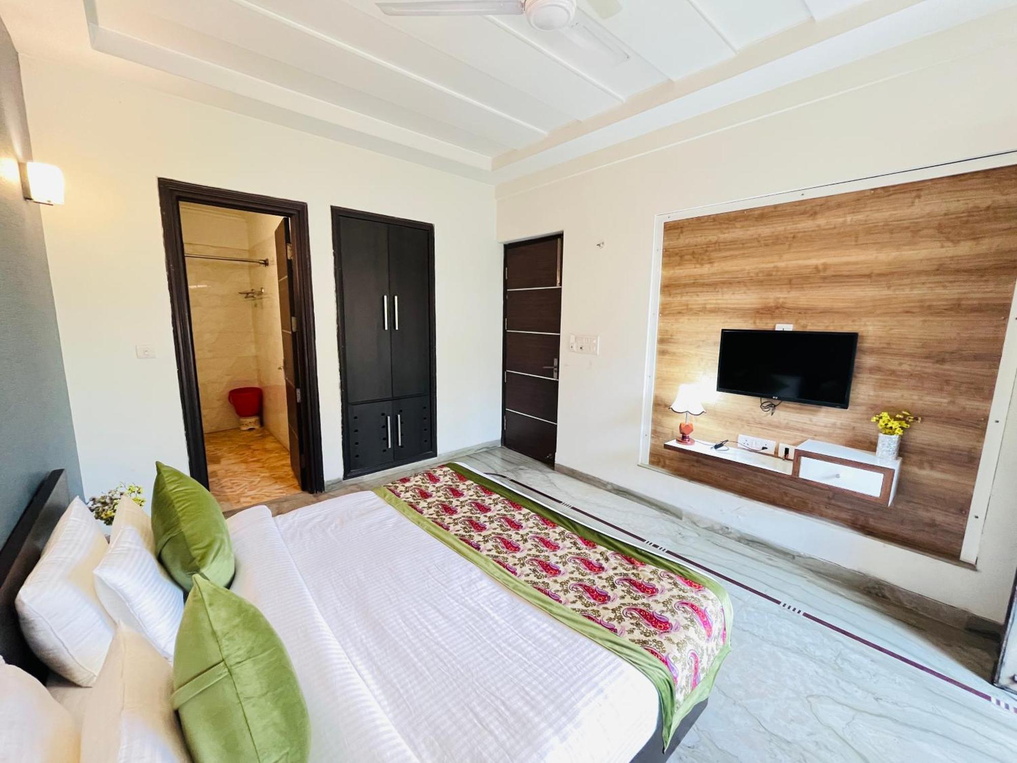 Guest house Dayal Regency Near Imt Chowk Manesar, Manesar 3*