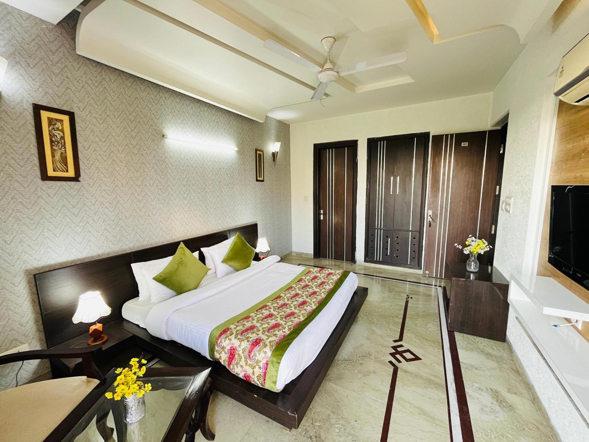 Dayal Regency Near Imt Chowk Manesar, Manesar Guest house Gurgaon