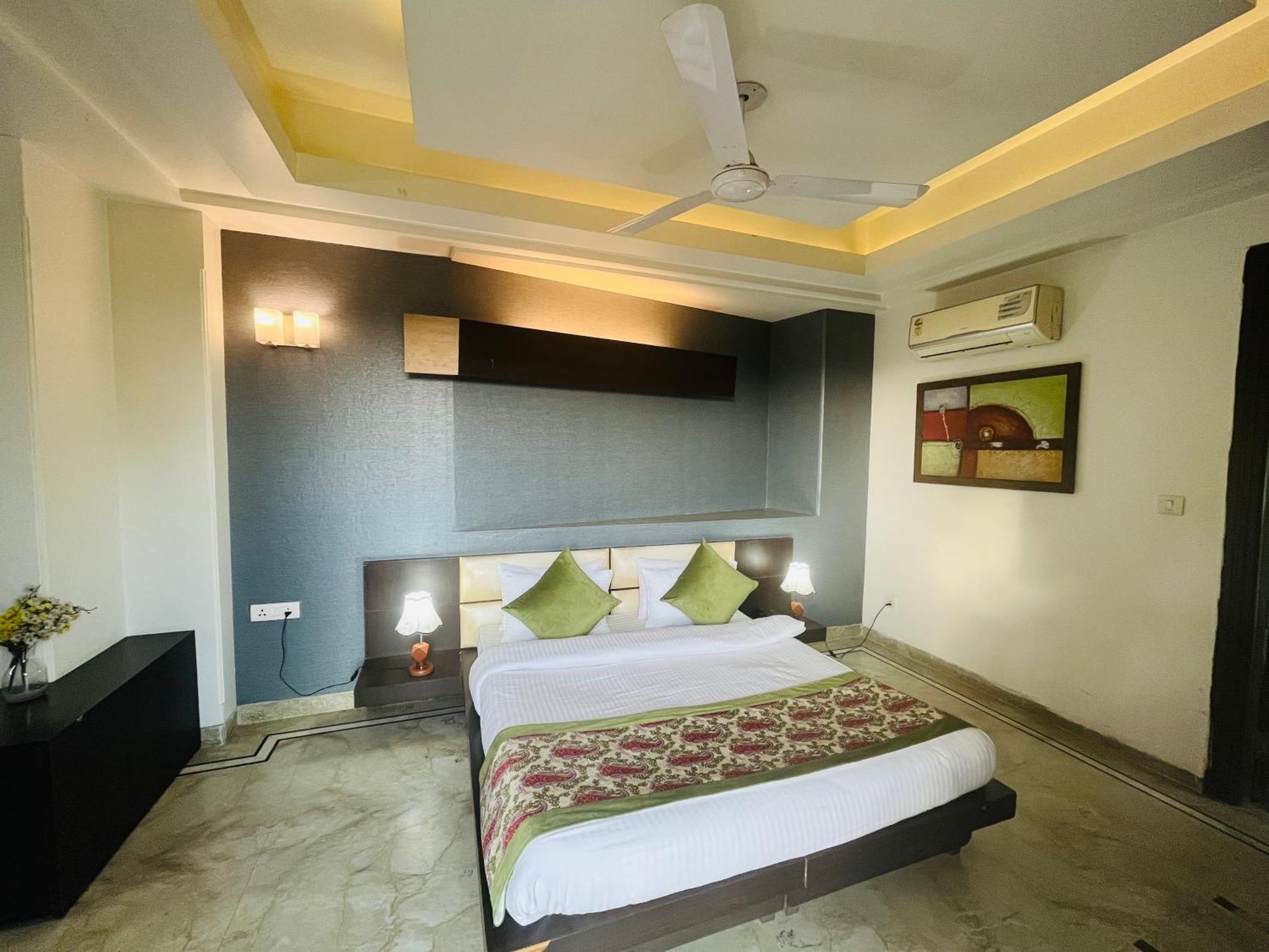 Guest house Dayal Regency Near Imt Chowk Manesar, Manesar Gurgaon