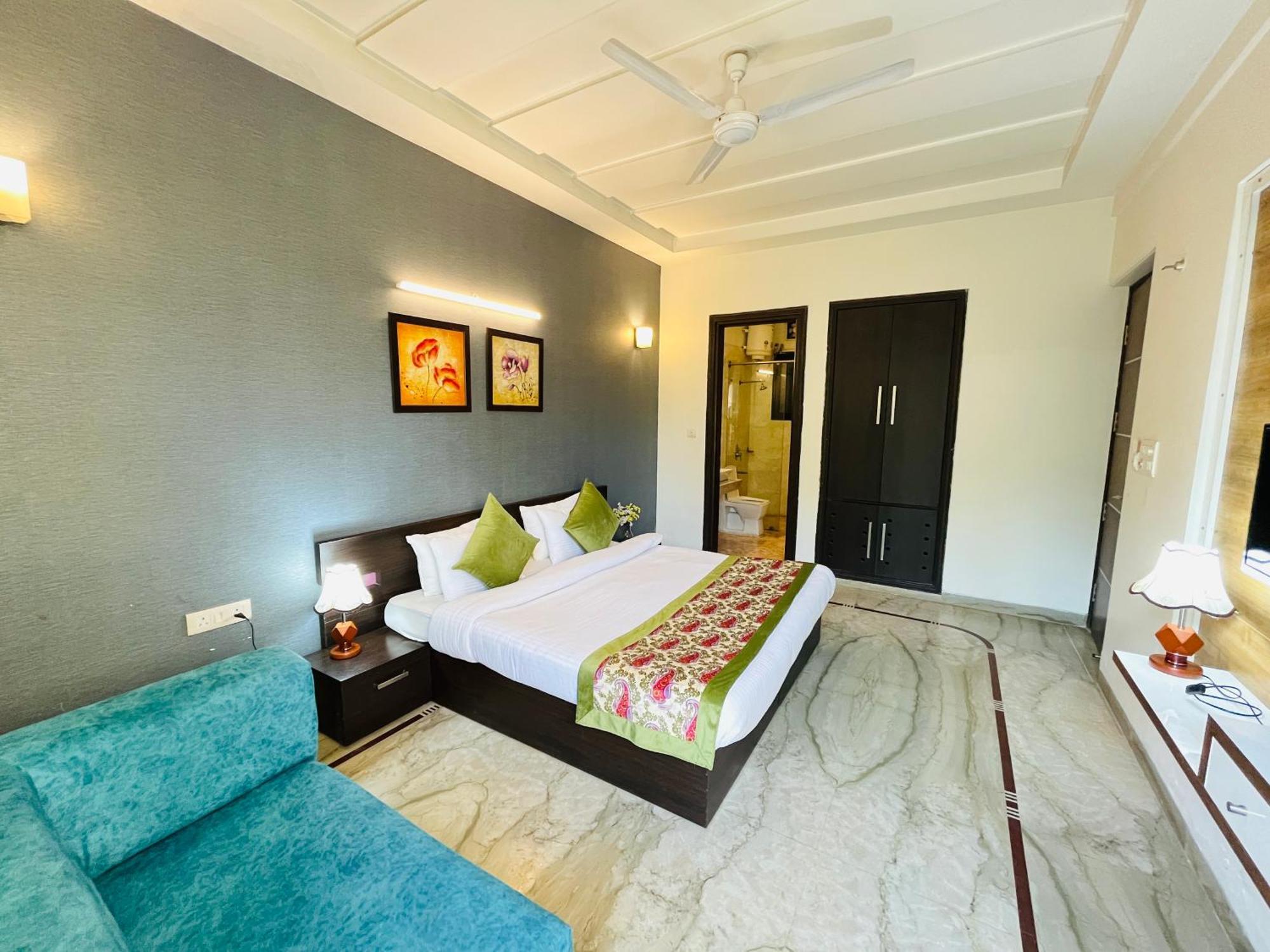 Guest house Dayal Regency Near Imt Chowk Manesar, Manesar 3*