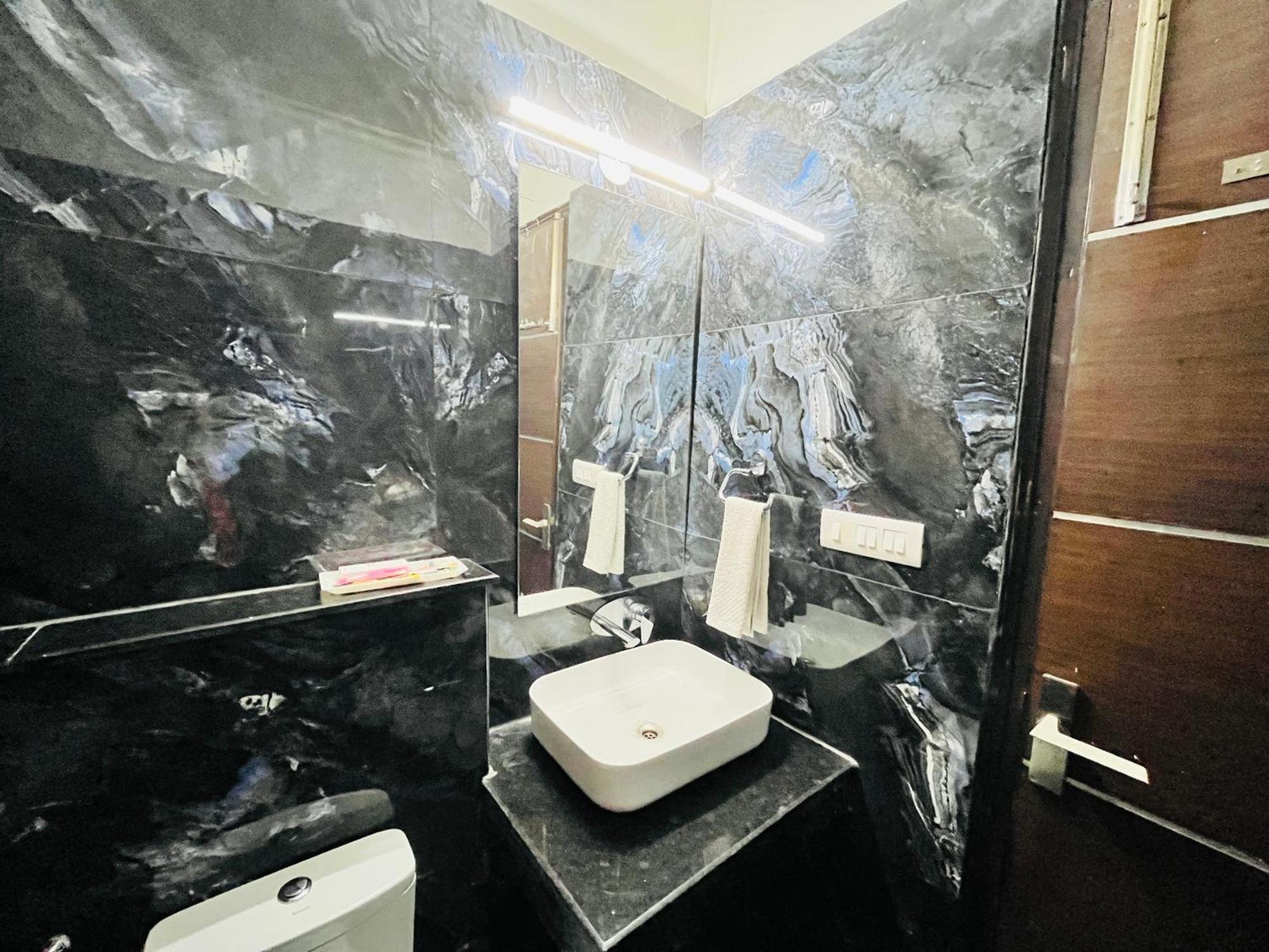 Dayal Regency Near Imt Chowk Manesar, Manesar