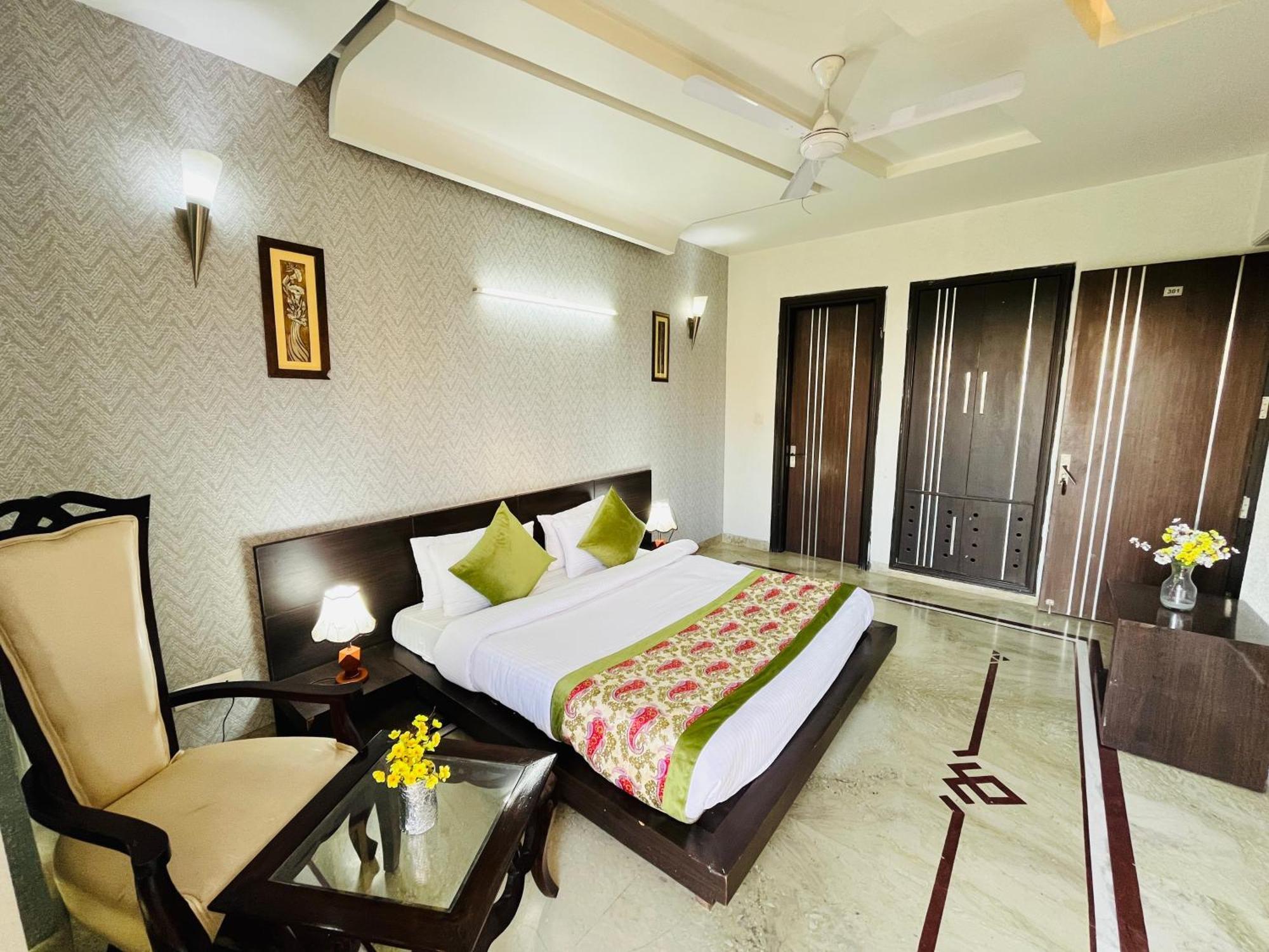 Dayal Regency Near Imt Chowk Manesar, Manesar Guest house Gurgaon