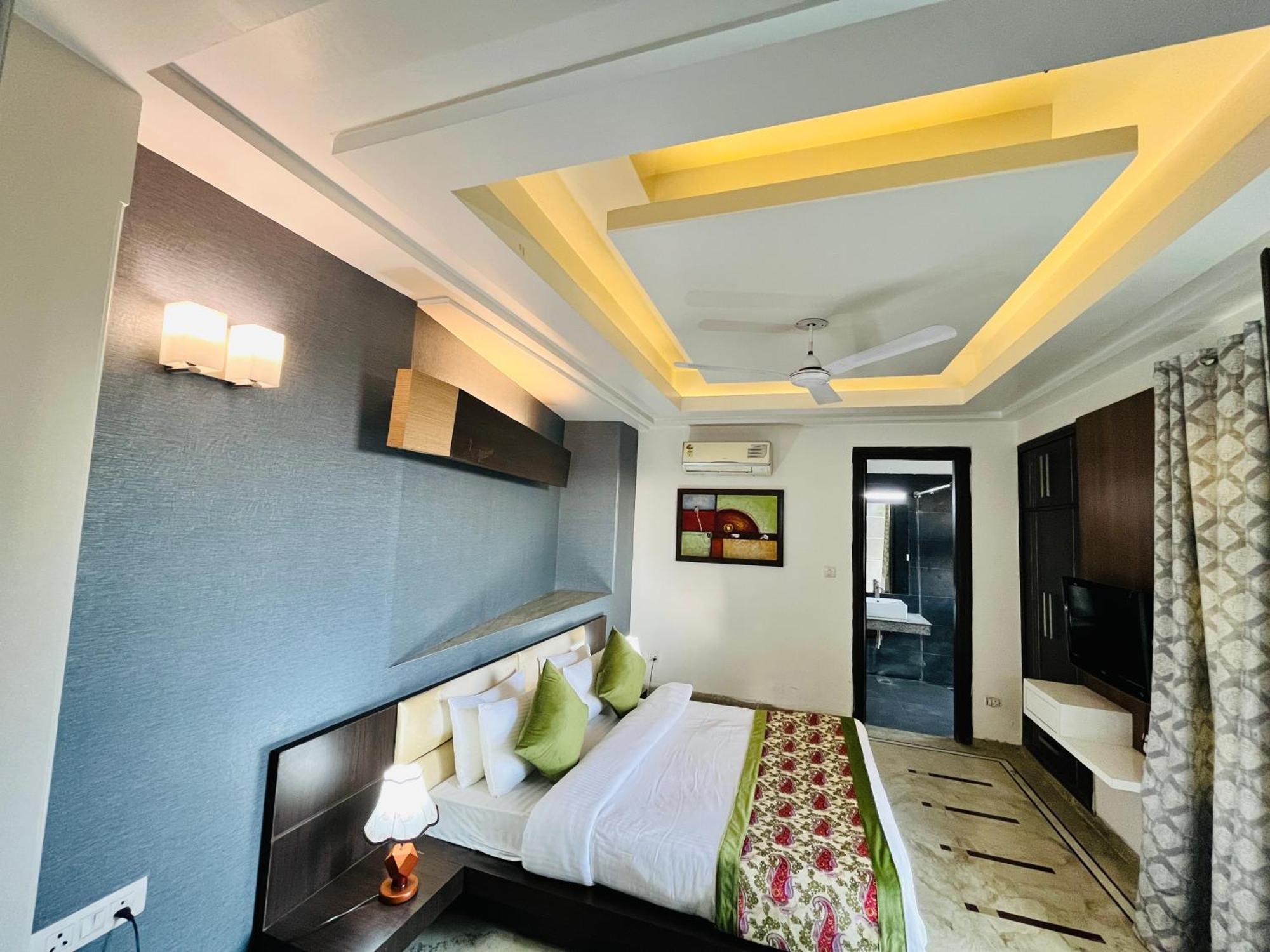 Guest house Dayal Regency Near Imt Chowk Manesar, Manesar Gurgaon