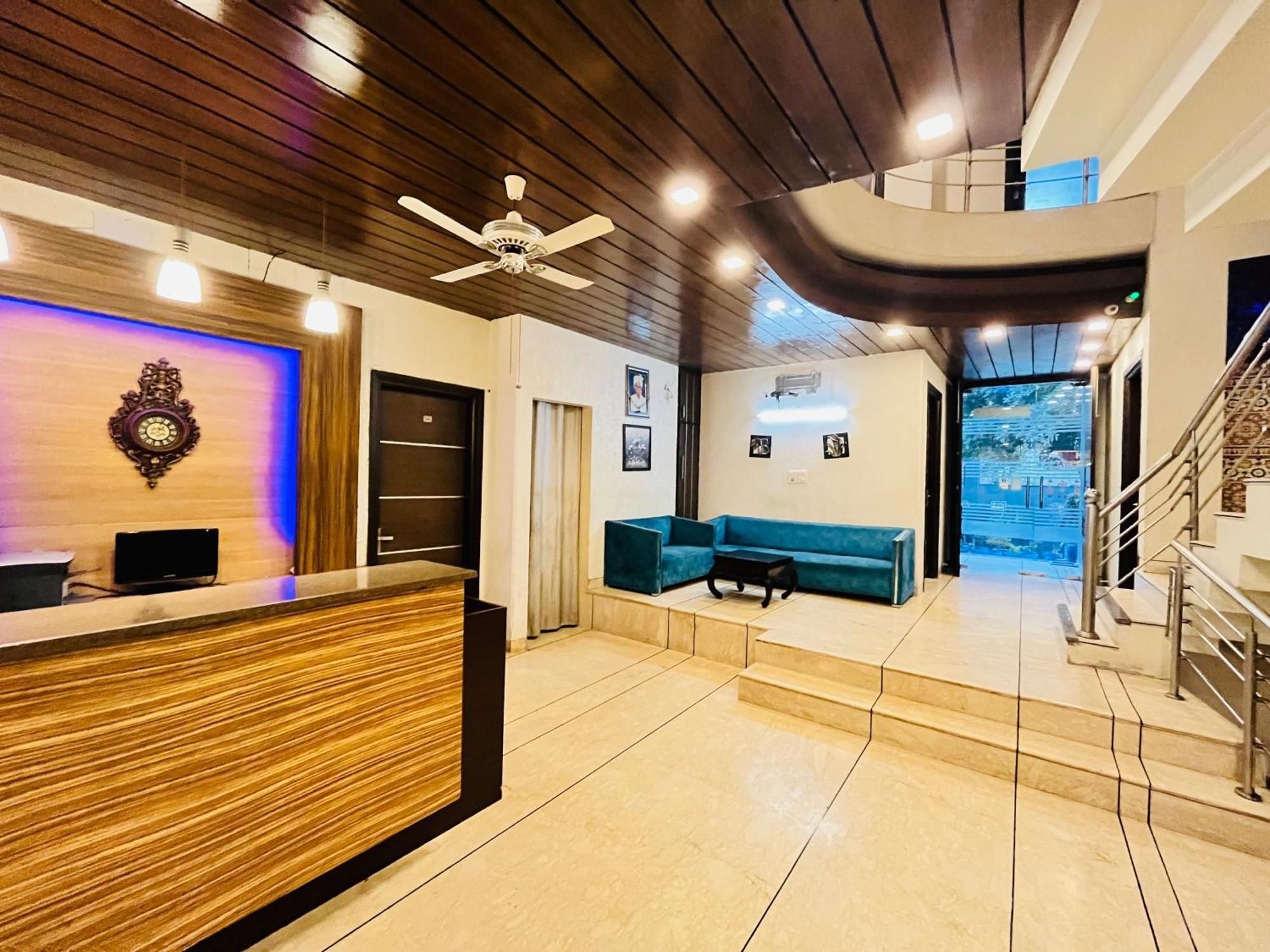 Guest house Dayal Regency Near Imt Chowk Manesar, Manesar