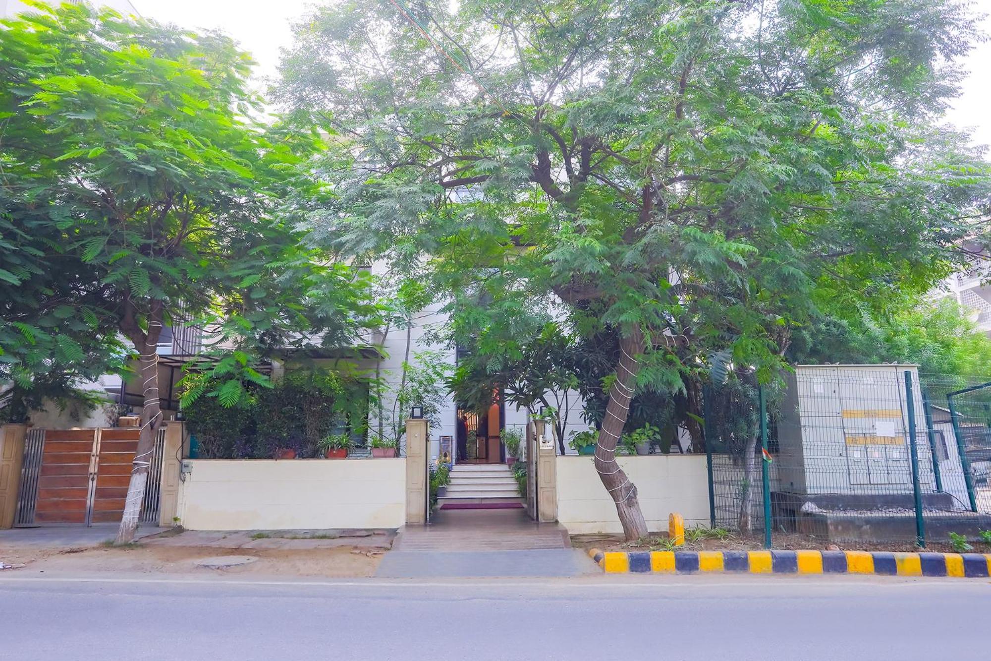 Hotel Fabhotel Rivlet Residency Gurgaon