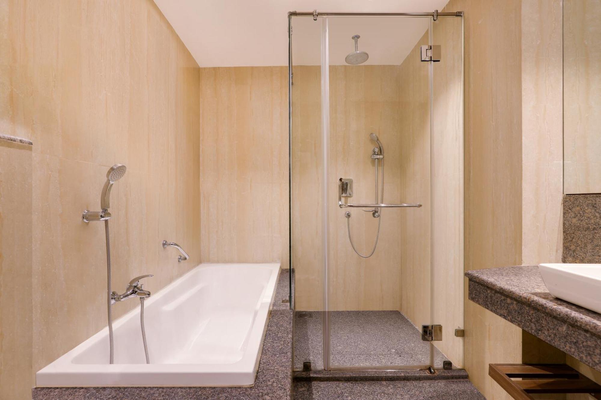 Lemon Tree Hotel, Sector 68, Sohna Road, Gurugram