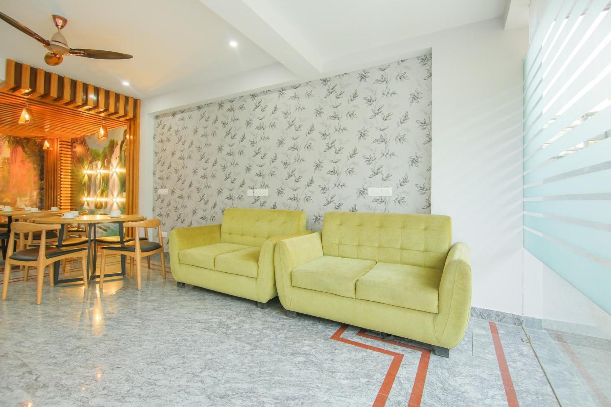 Super Collection O Corporate Near Omaxe Celebration Mall 4* Gurgaon