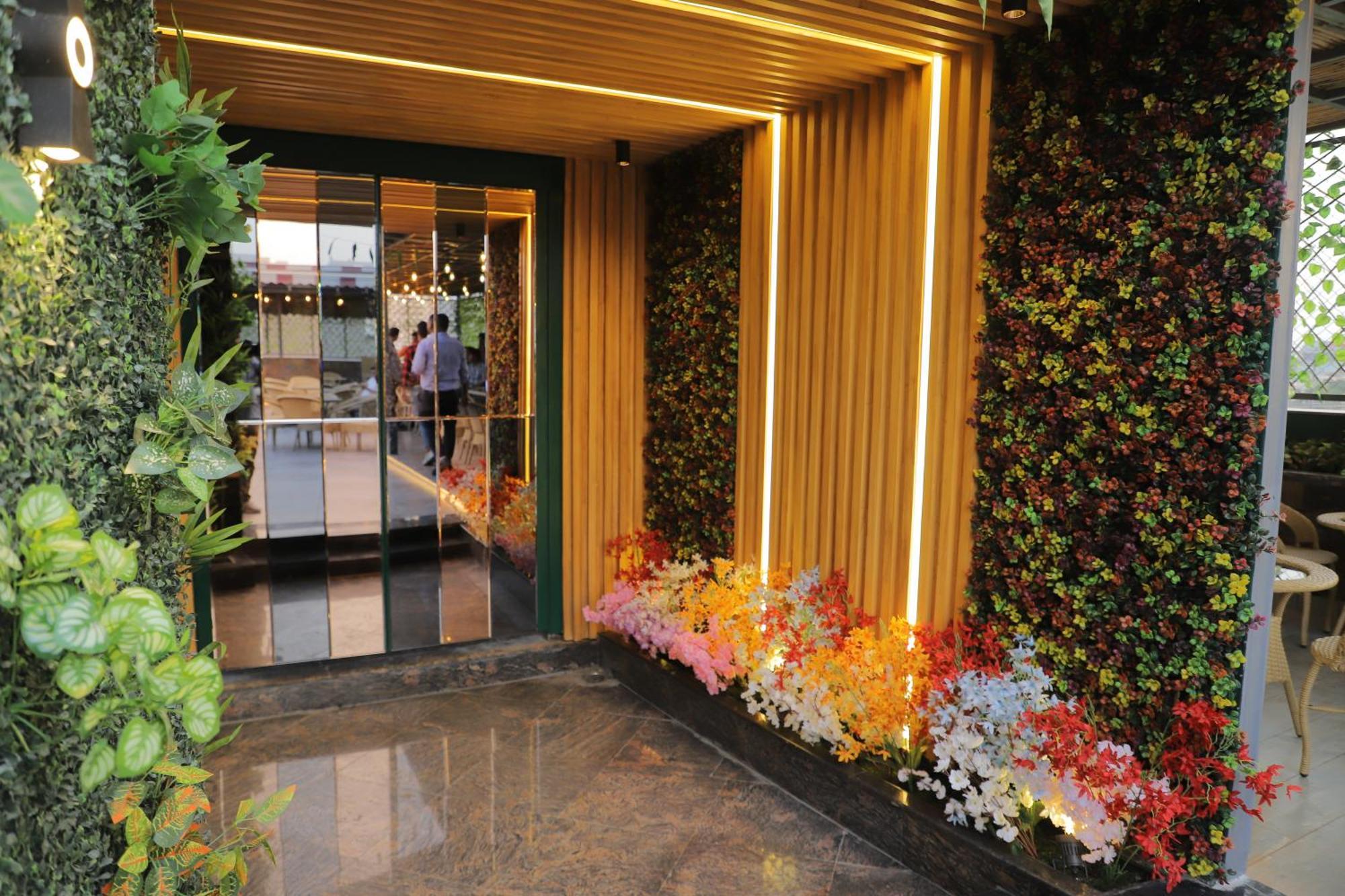 Haris Mg Road Gurugram Hotel 3*