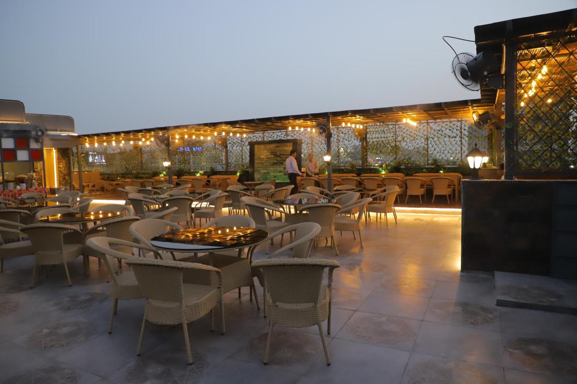 Haris Mg Road Gurugram Hotel
