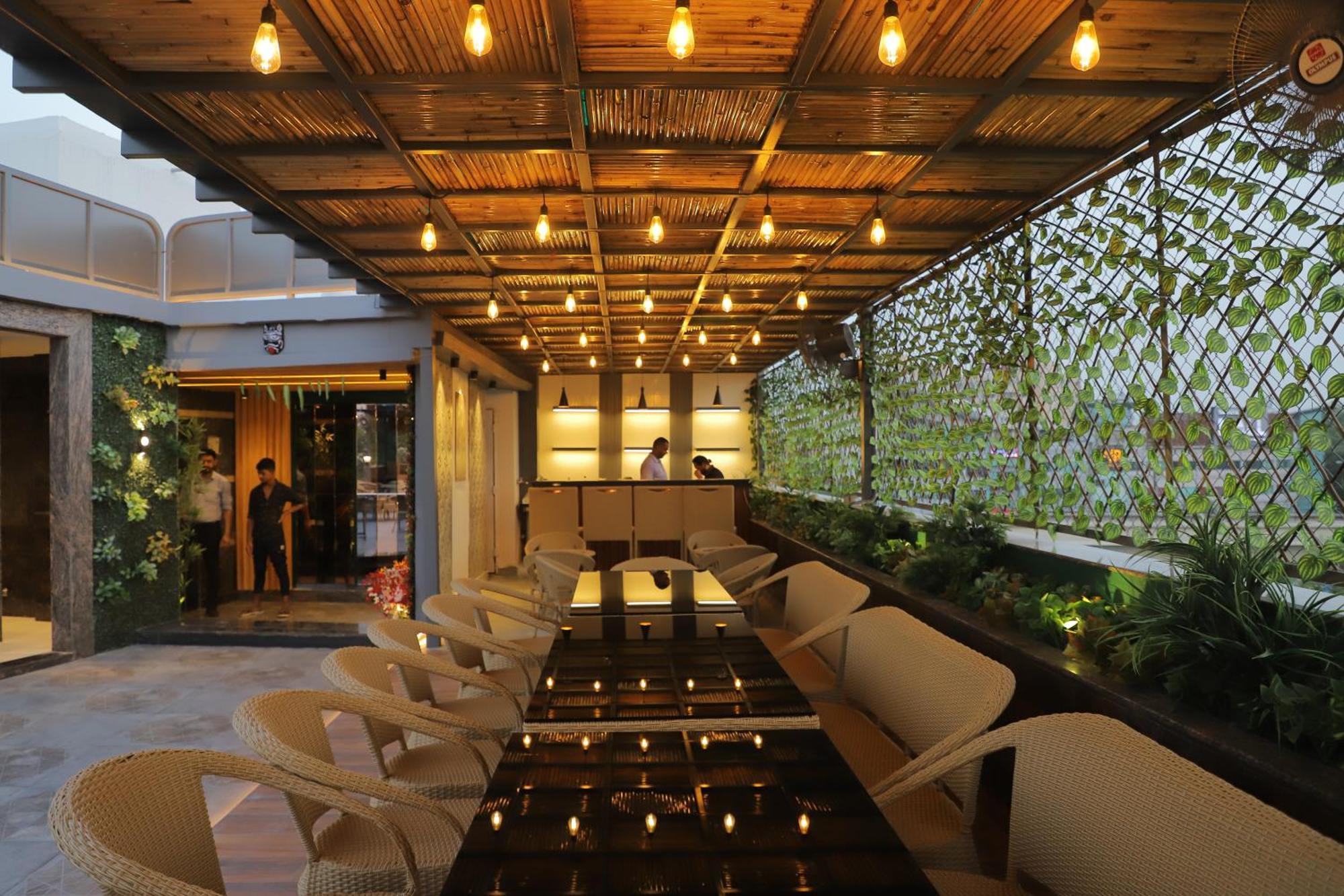 Hotel Haris Mg Road Gurugram 3*