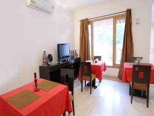 Hotel Luxury And Jcm Marg Gurgaon
