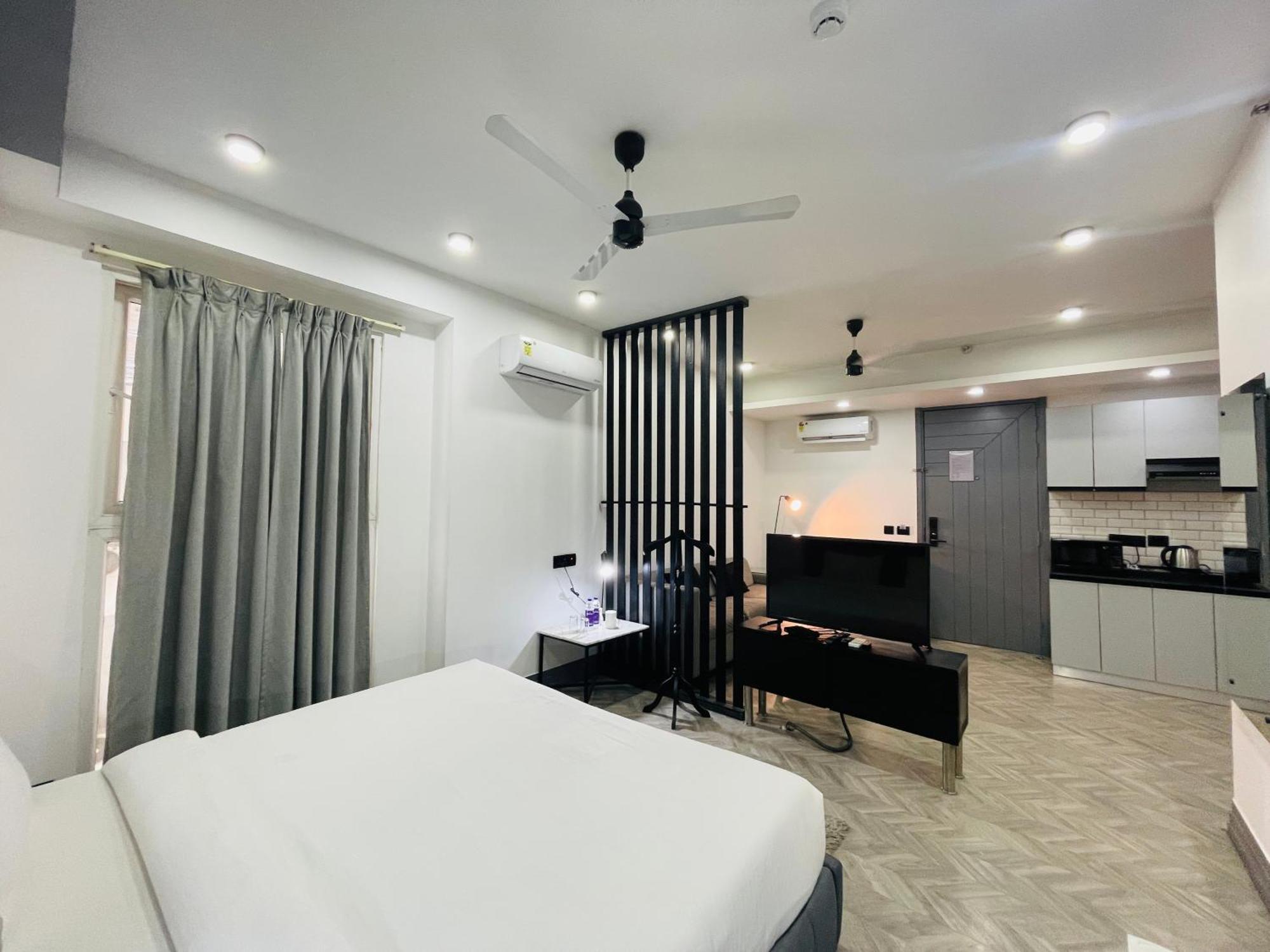 Bedchambers Serviced Apartments, Mg Road * Gurgaon