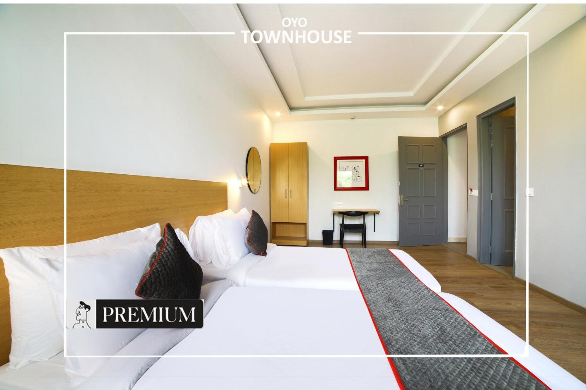 Hotel Oyo Townhouse 120 Shushant Lok Gurgaon
