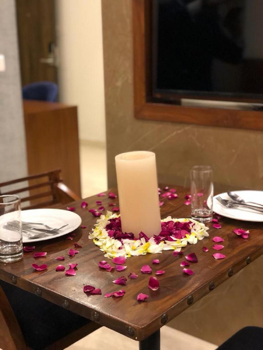 Comfort Dhaliwals, Hotel