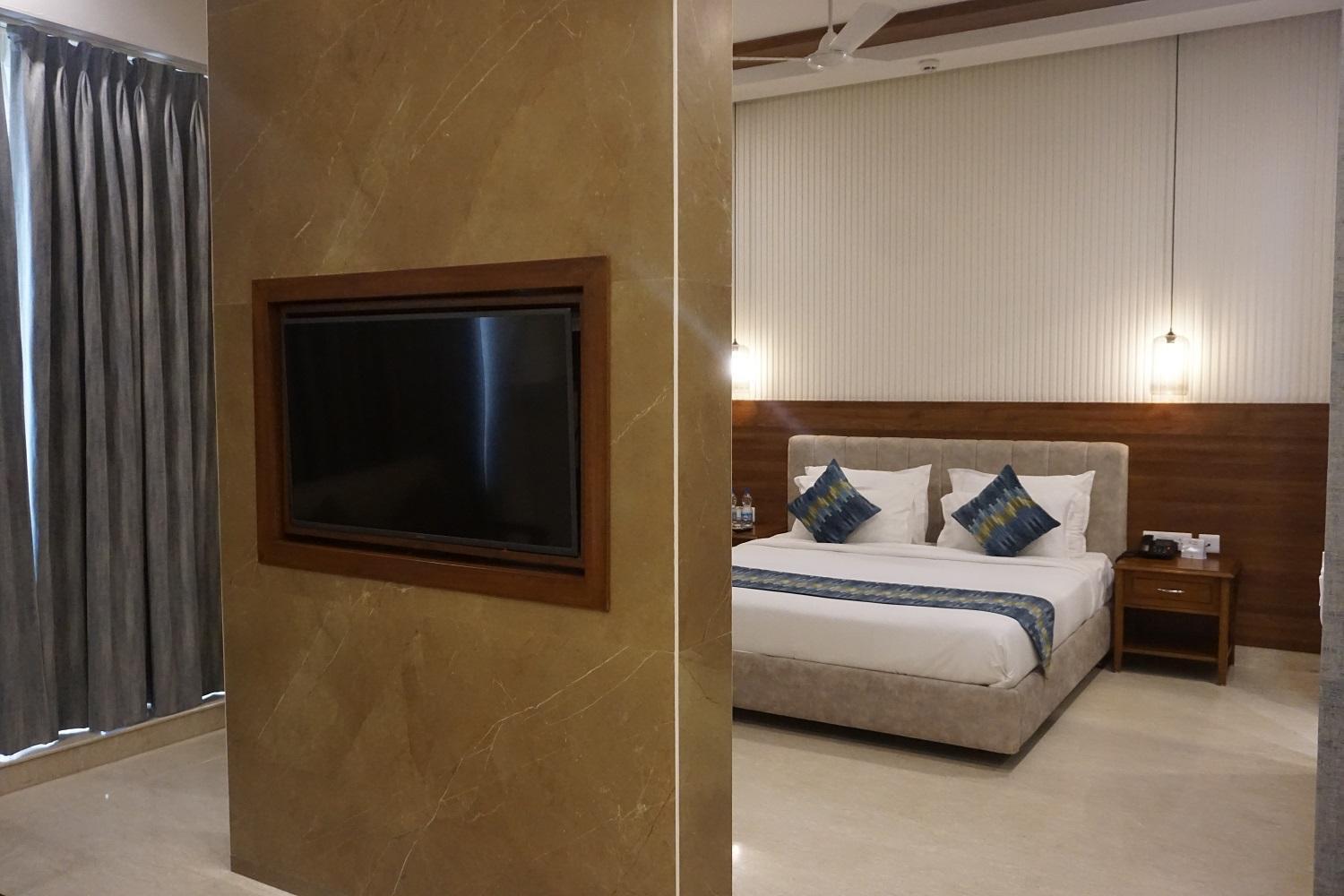 Comfort Dhaliwals, Hotel