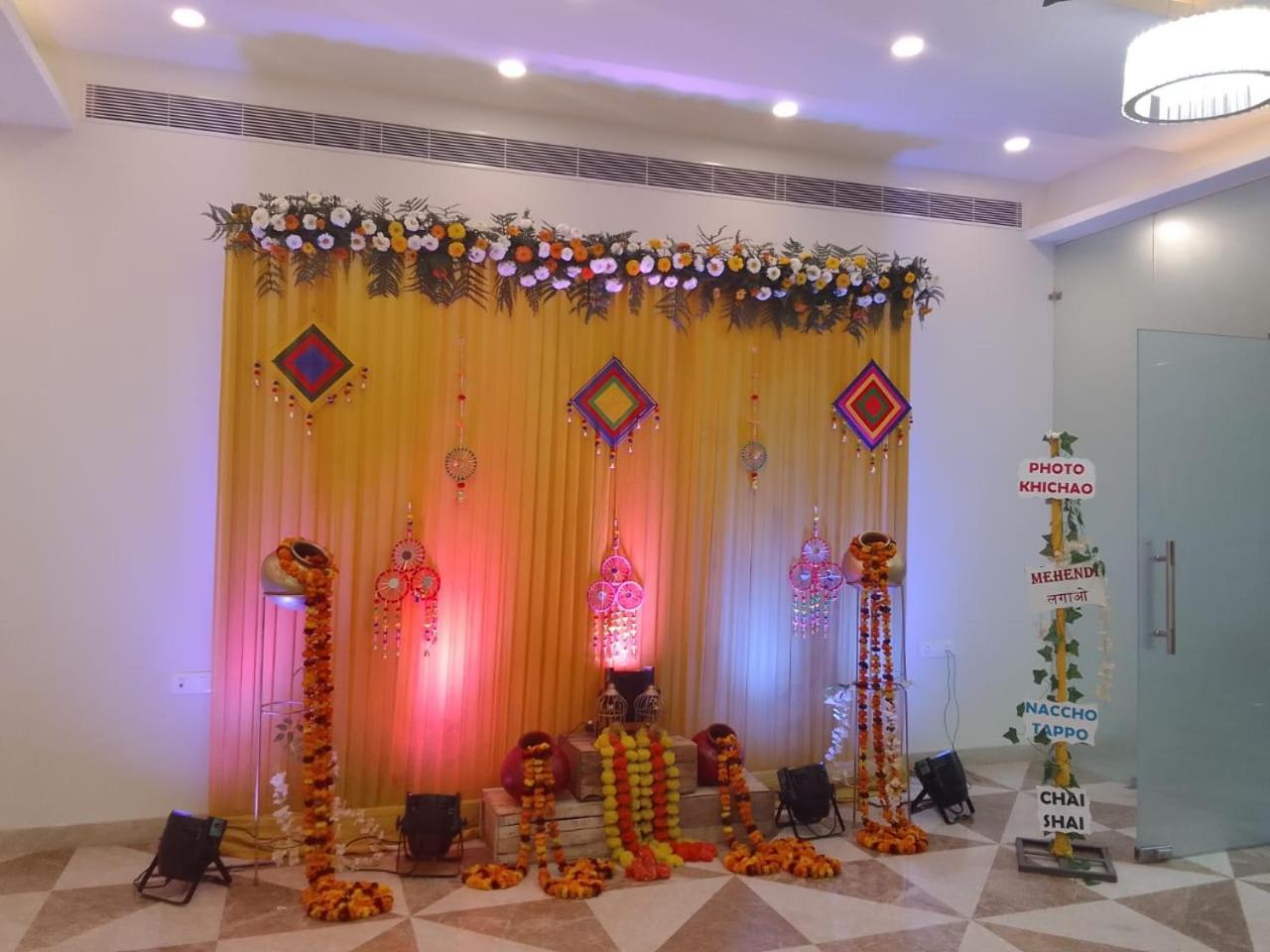 Comfort Dhaliwals, 3*
