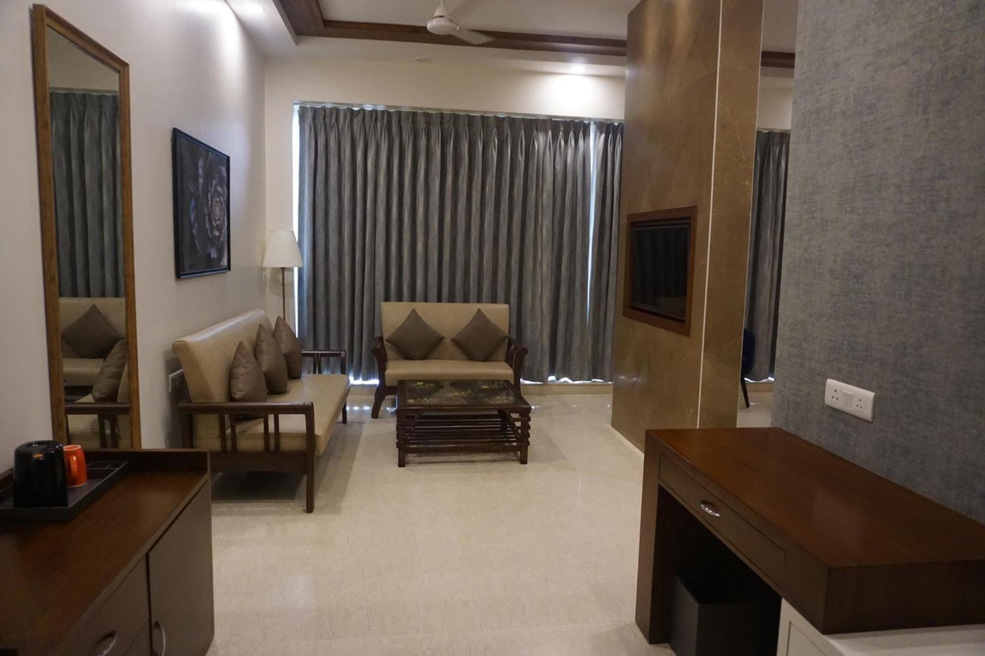Hotel Comfort Dhaliwals,