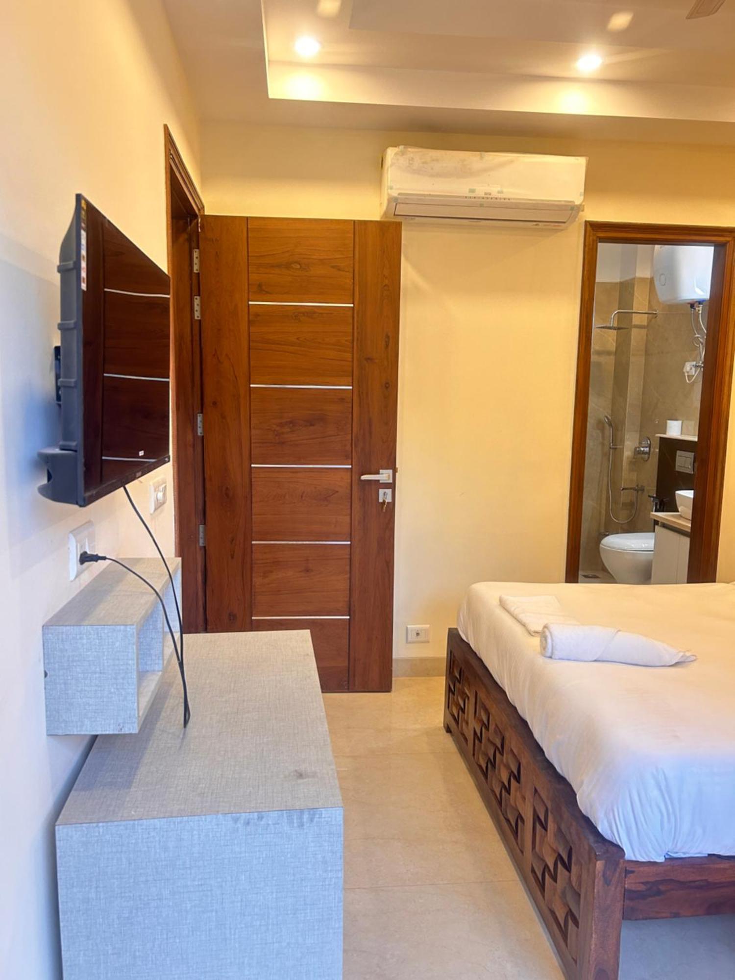 Lime Tree Service - Medanta Medicity, Hotel Gurgaon