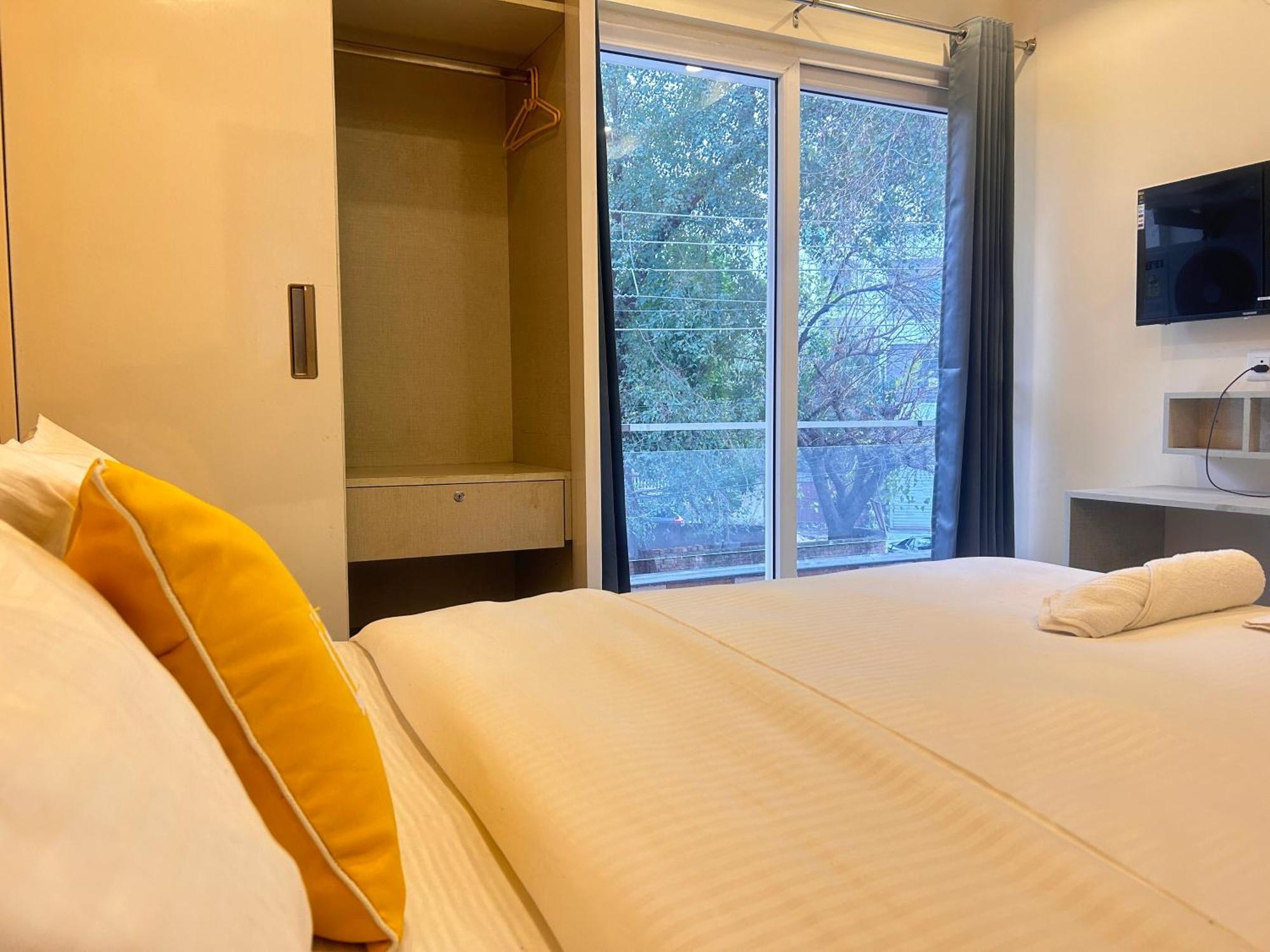Hotel Lime Tree Service - Medanta Medicity,