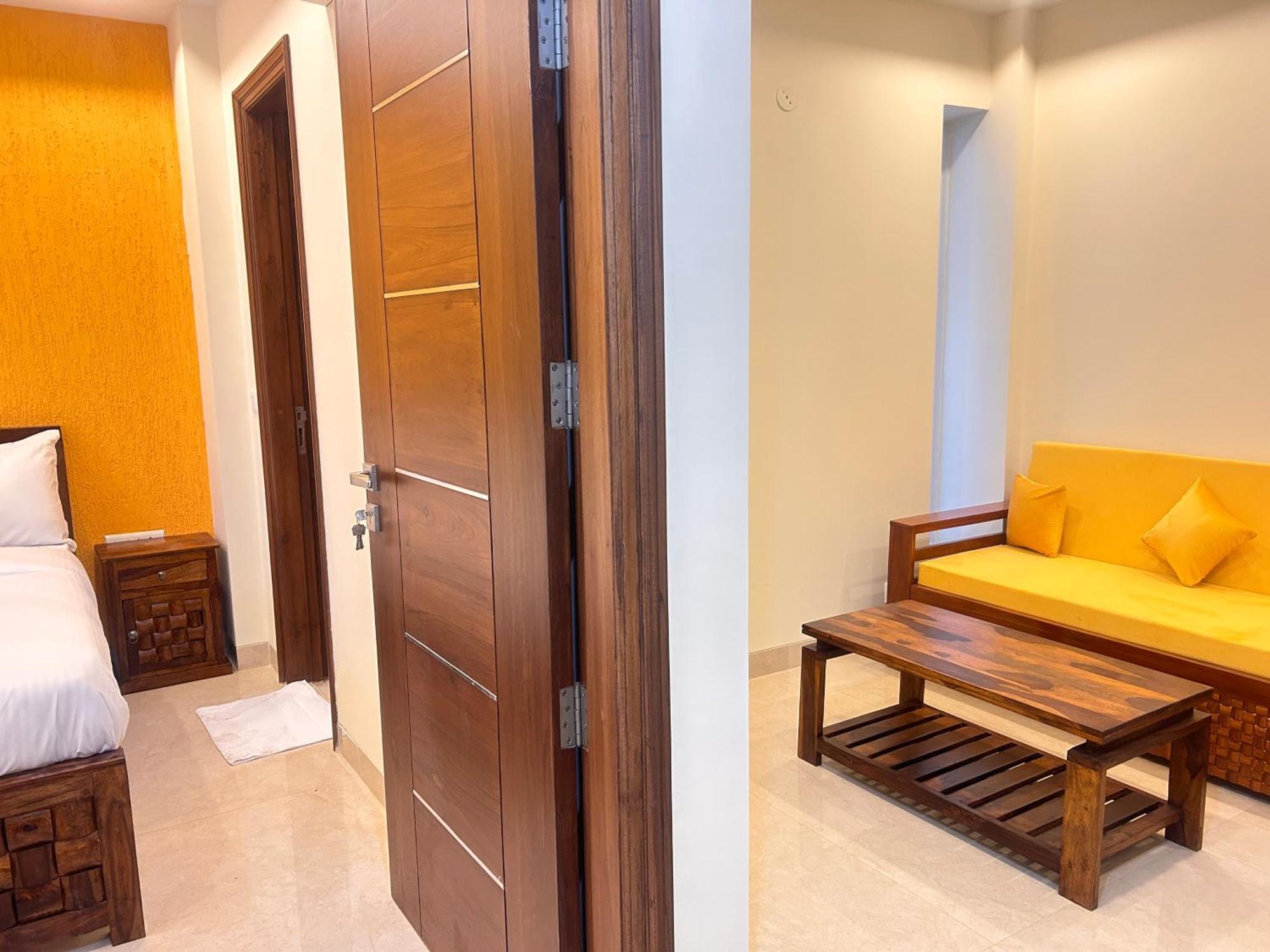 Lime Tree Service - Medanta Medicity, 3* Gurgaon