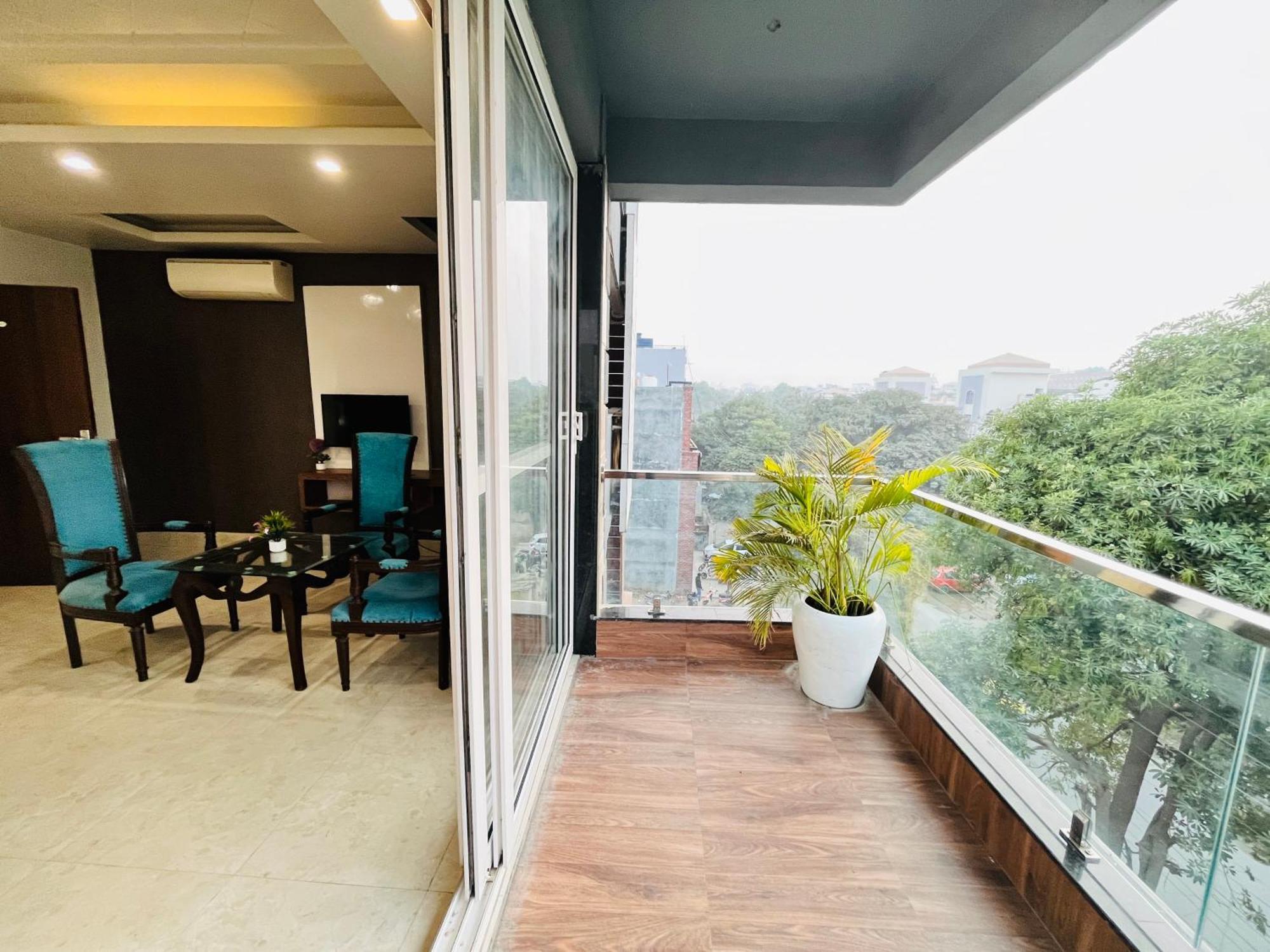 Dayal Regency, Shushant Lok Sector 29, Near Fortis Hospital Hotel