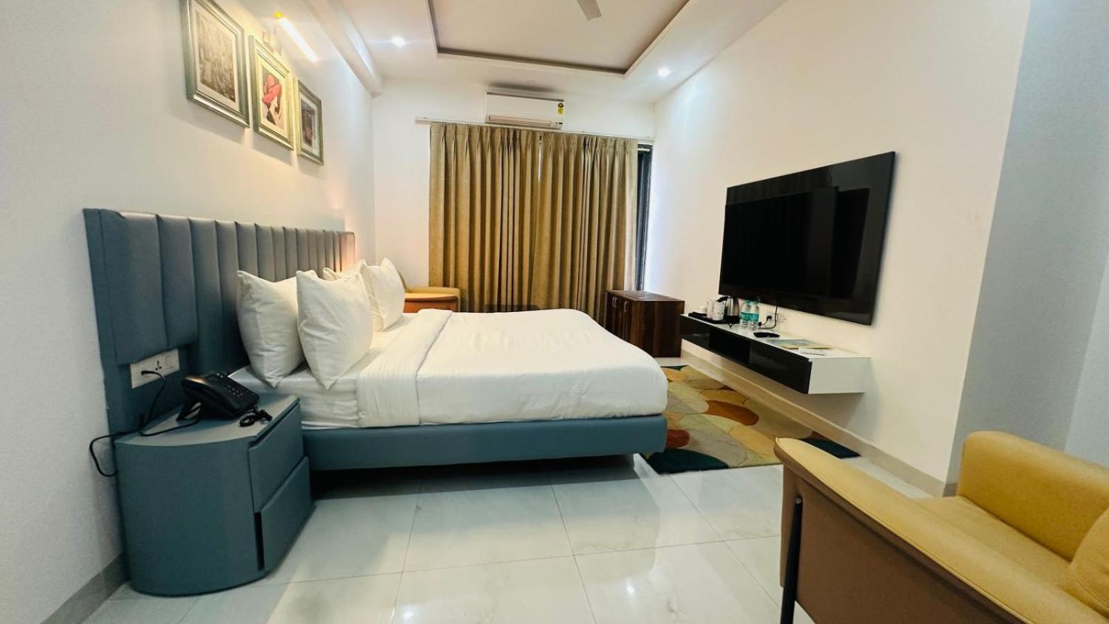Elite 32 Avenue - Near Google Building 3*