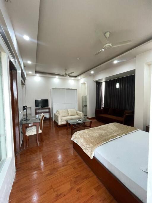 Apartment With Balcony *