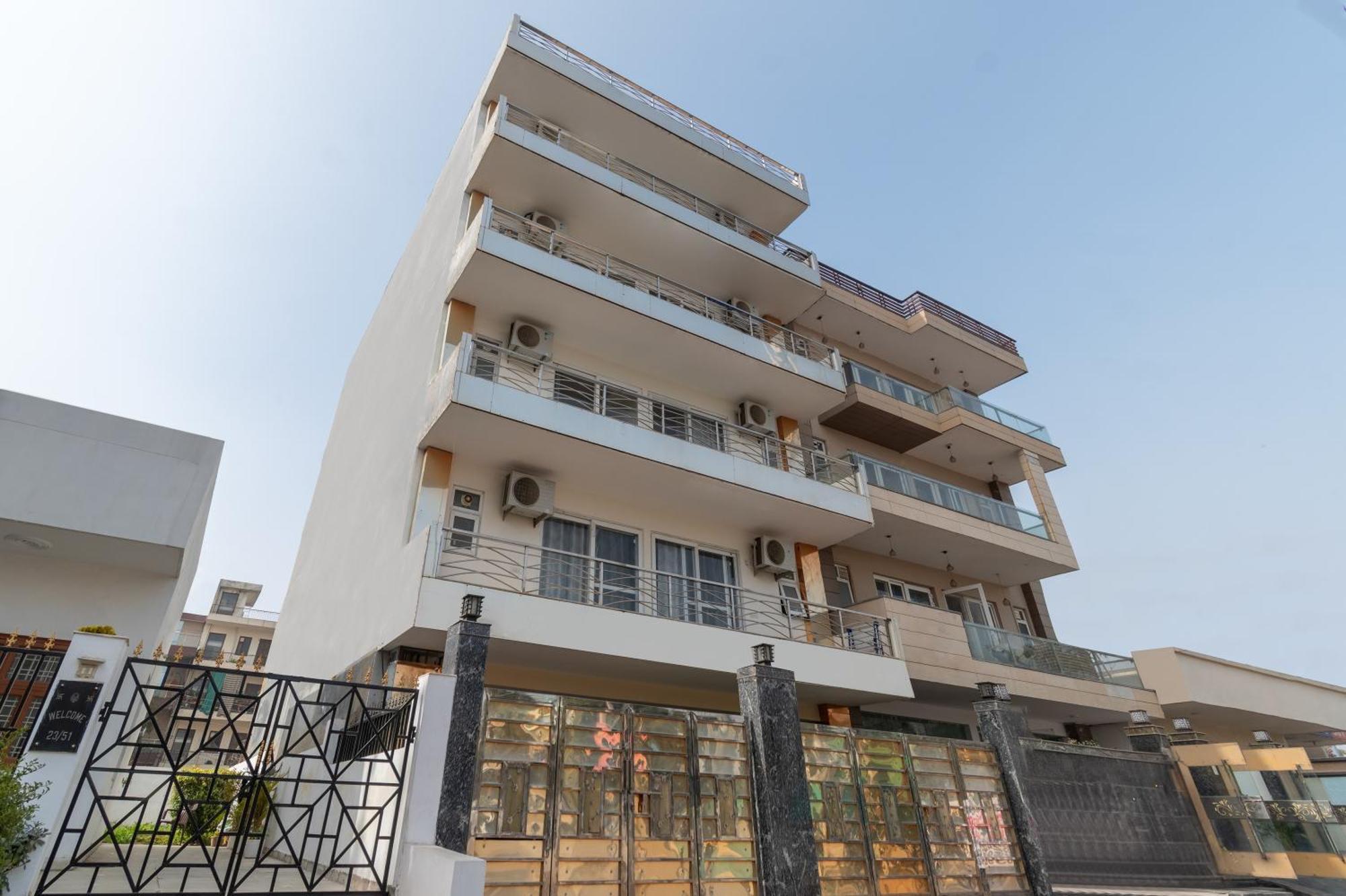 Living Homes Serpens - Sector 51, Near Artemis Hospital, Sohna Road