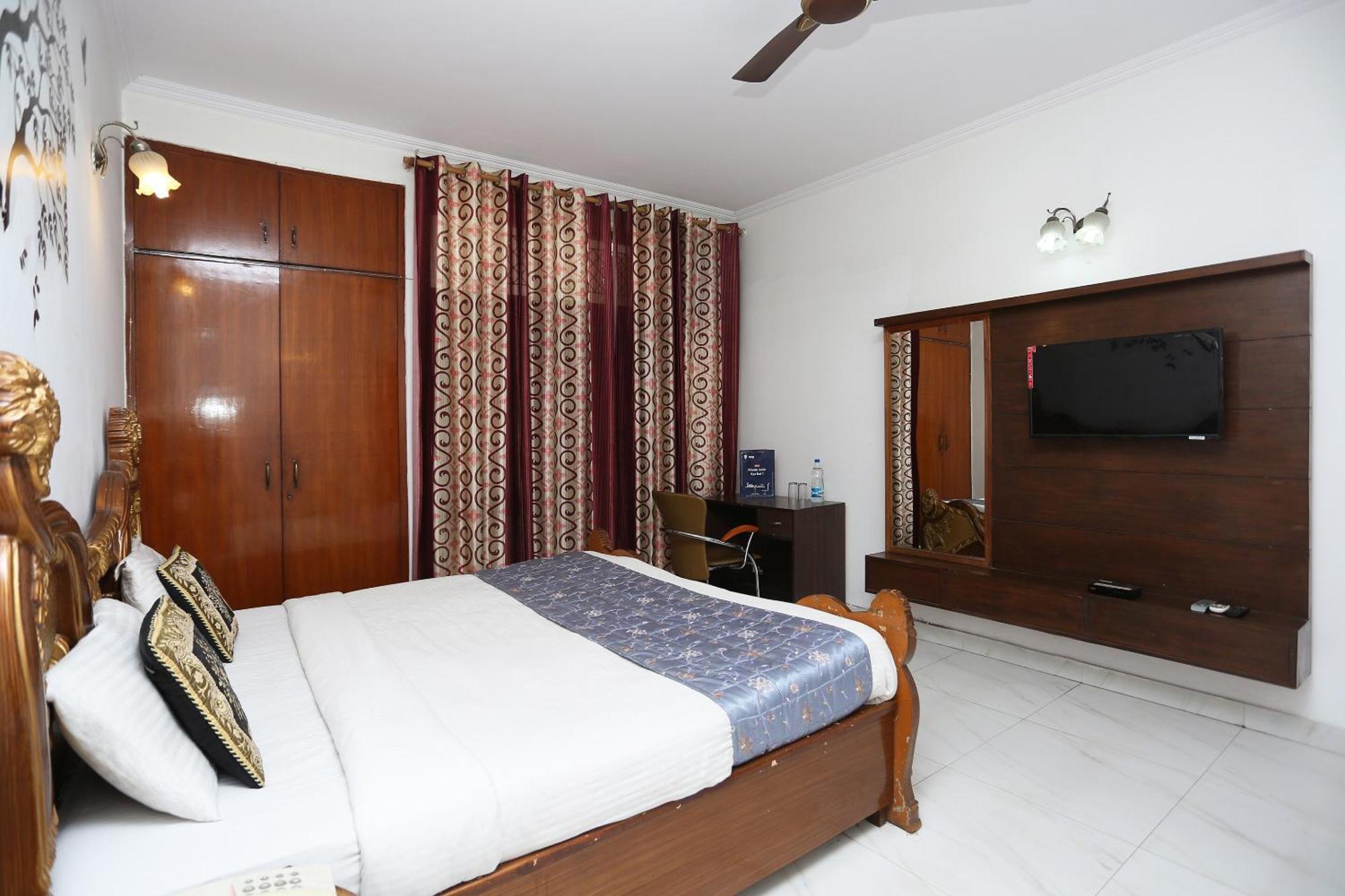Hotel O 2173 Hotel Sebastian White 4*